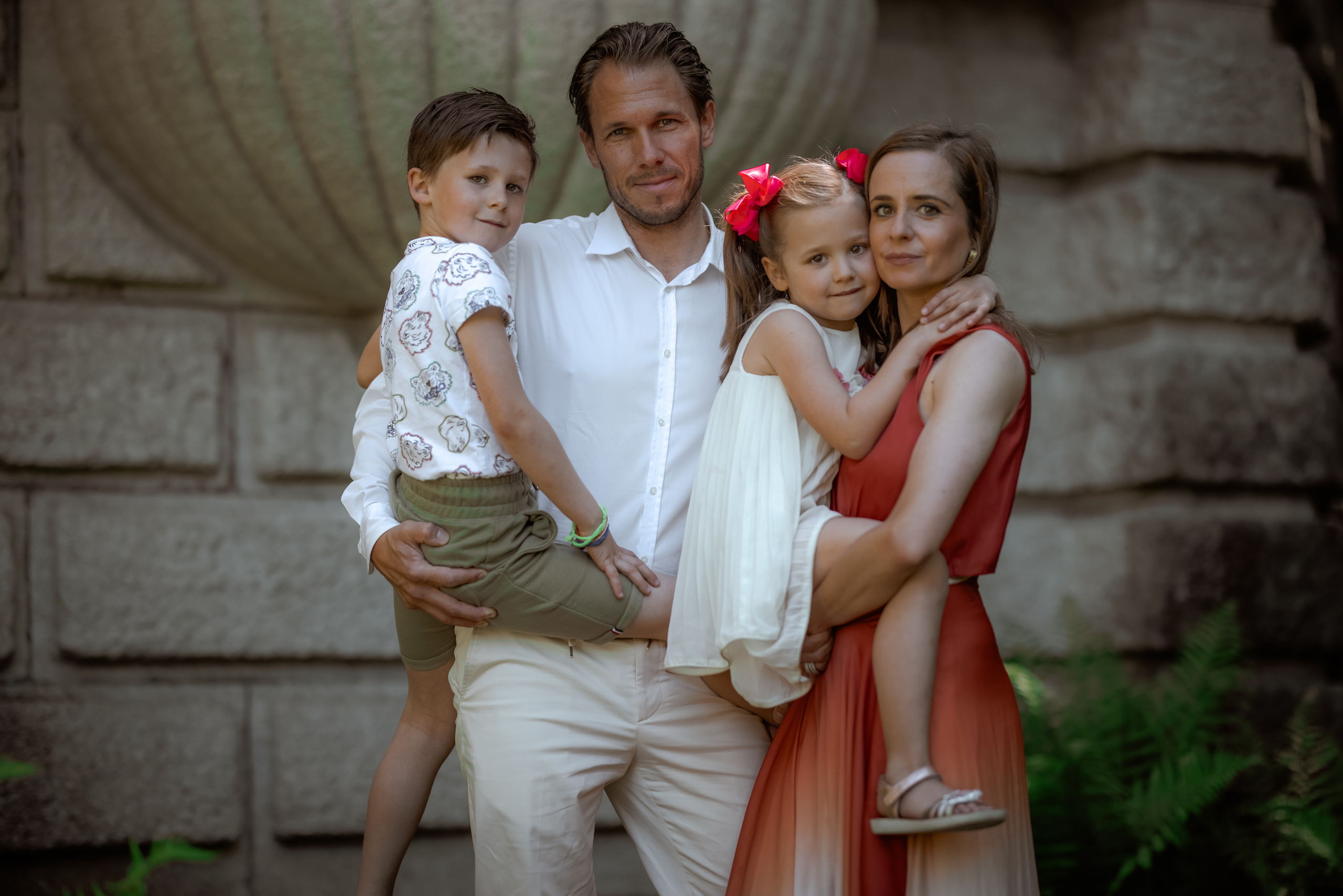 Veronique & Claudio. Family photographer Zurich & Switzerland Daria Moore