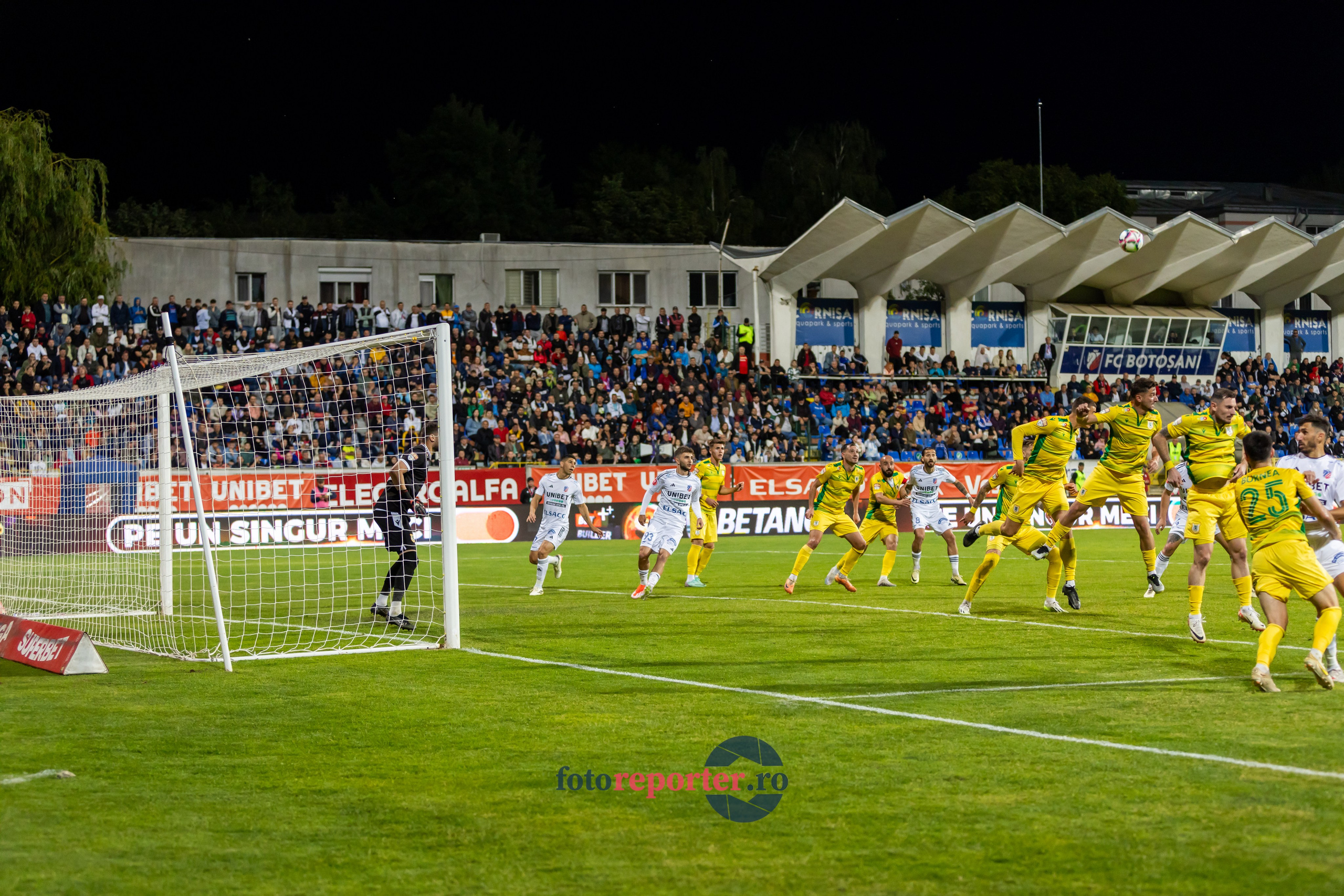 Galerie Foto: FC Botoșani vs. CS Mioveni - Pe 17 mai 2024, am fost martorii unei partide incredibile între FC Botoșani și CS Mioveni, în prima manșă a barajului pentru evitarea retrogradării. În fața unui stadion plin de emoție și speranță, echipa noastră a obținut o victorie importantă, cu un gol marcat de Aldair în minutul 93. 💪 *FC Botoșani 1-0 CS Mioveni*⚽️ Urmăriți momentele cheie ale meciului și bucuria suporterilor în această galerie foto! Pregătiți-vă pentru meciul de retur de pe 24 mai, când vom lupta din nou pentru a rămâne în prima ligă.#FCBotoșani #CSMioveni #BarajRetrogradare #ForzaBotoșani 