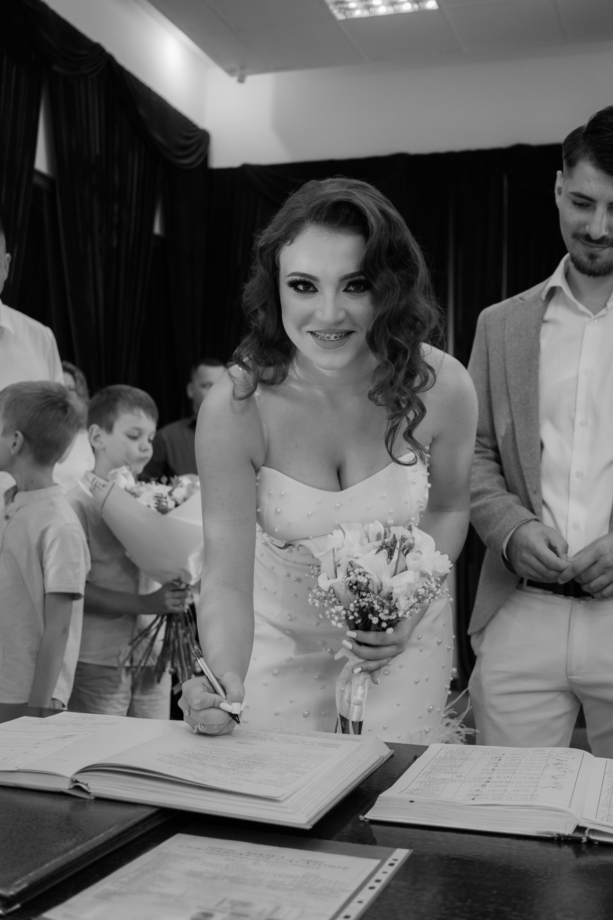 Ana & Mihai. Fotograf si videograf — evenimente si studio