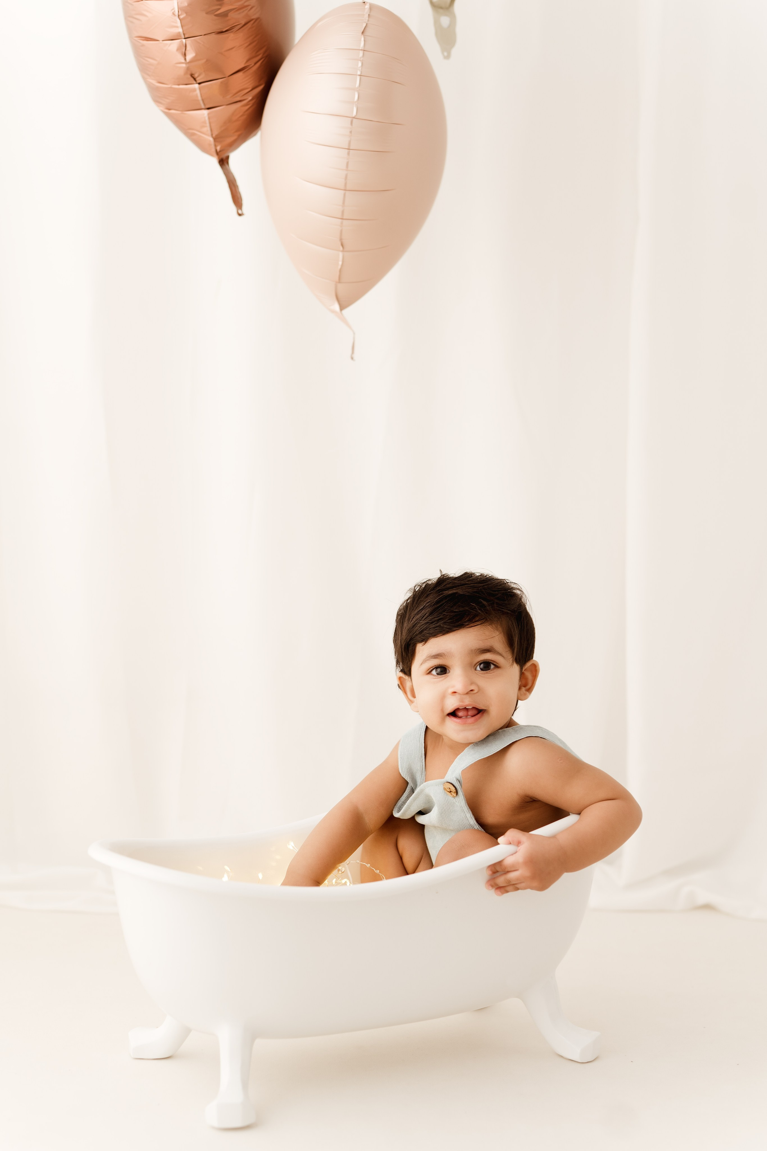 Pierwszy roczek Lithvika. Fotograf Łódź - sesja ciążowa, noworodkowa, dziecięca. Studio w Łodzi