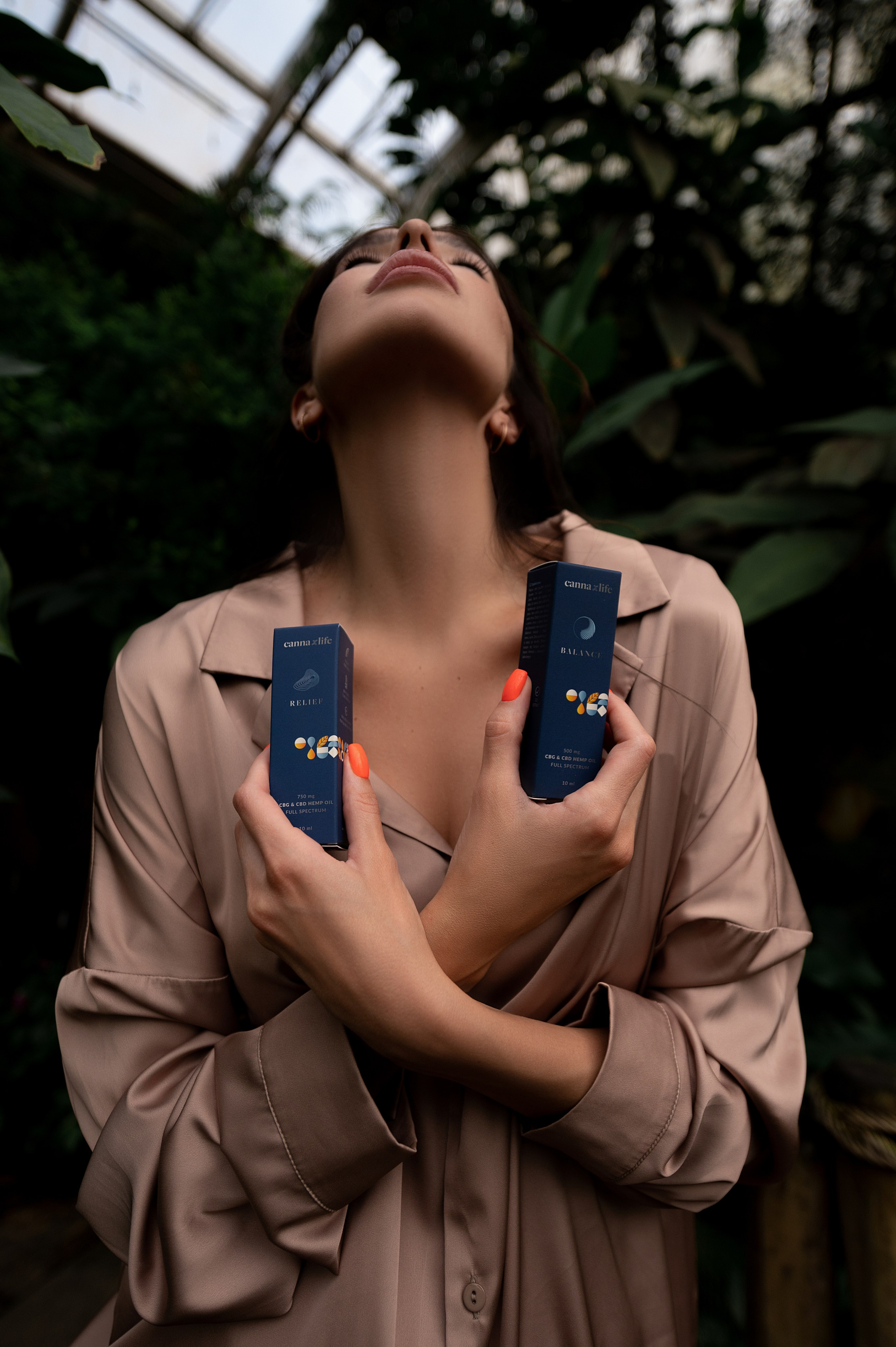 CannaXlife CBD products. ANNA-MARIA PHOTO CONTENT CREATOR — фотограф, естет, художник і візуальний експерт Instagram у Празі