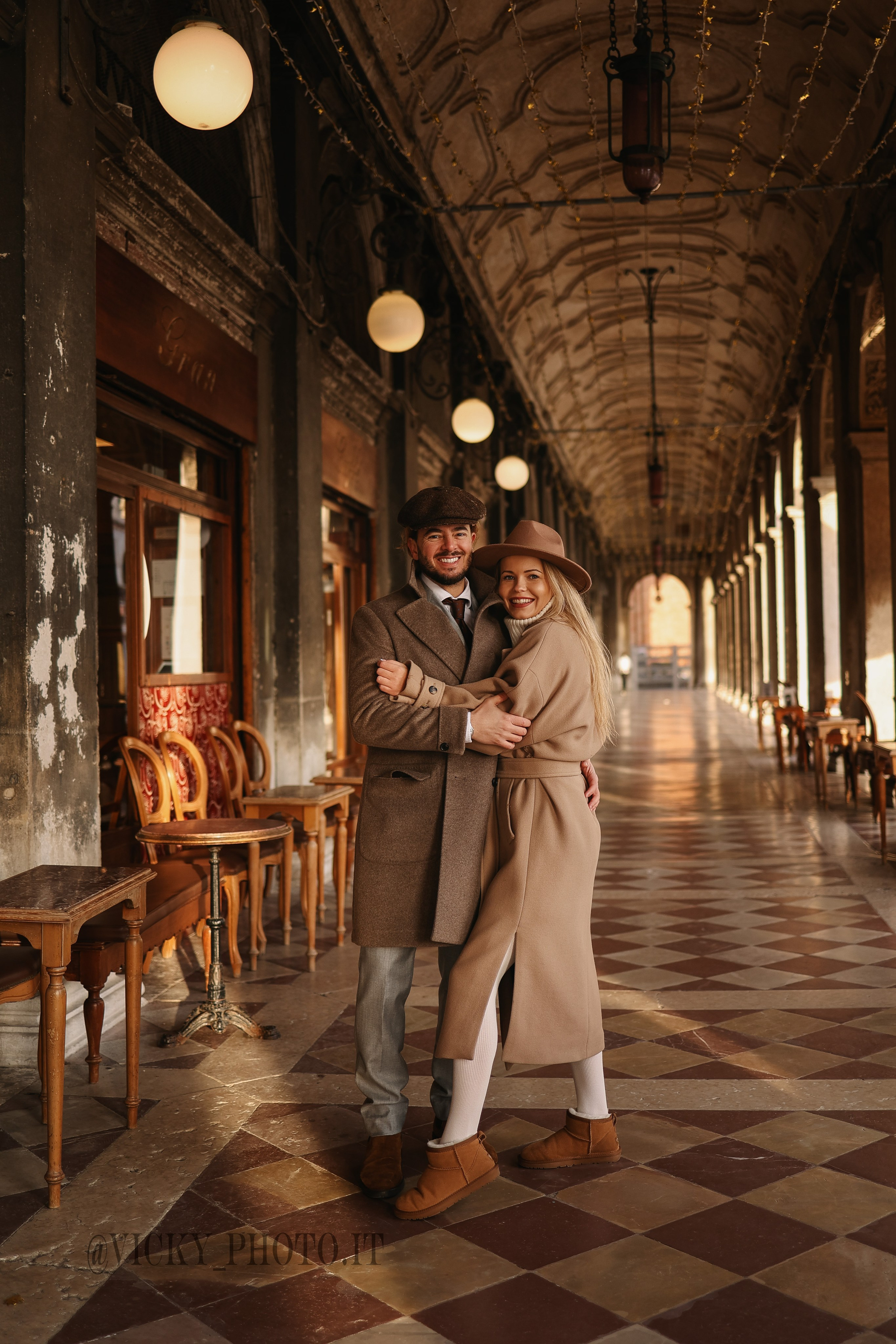 elopement photo shoot in Venice 