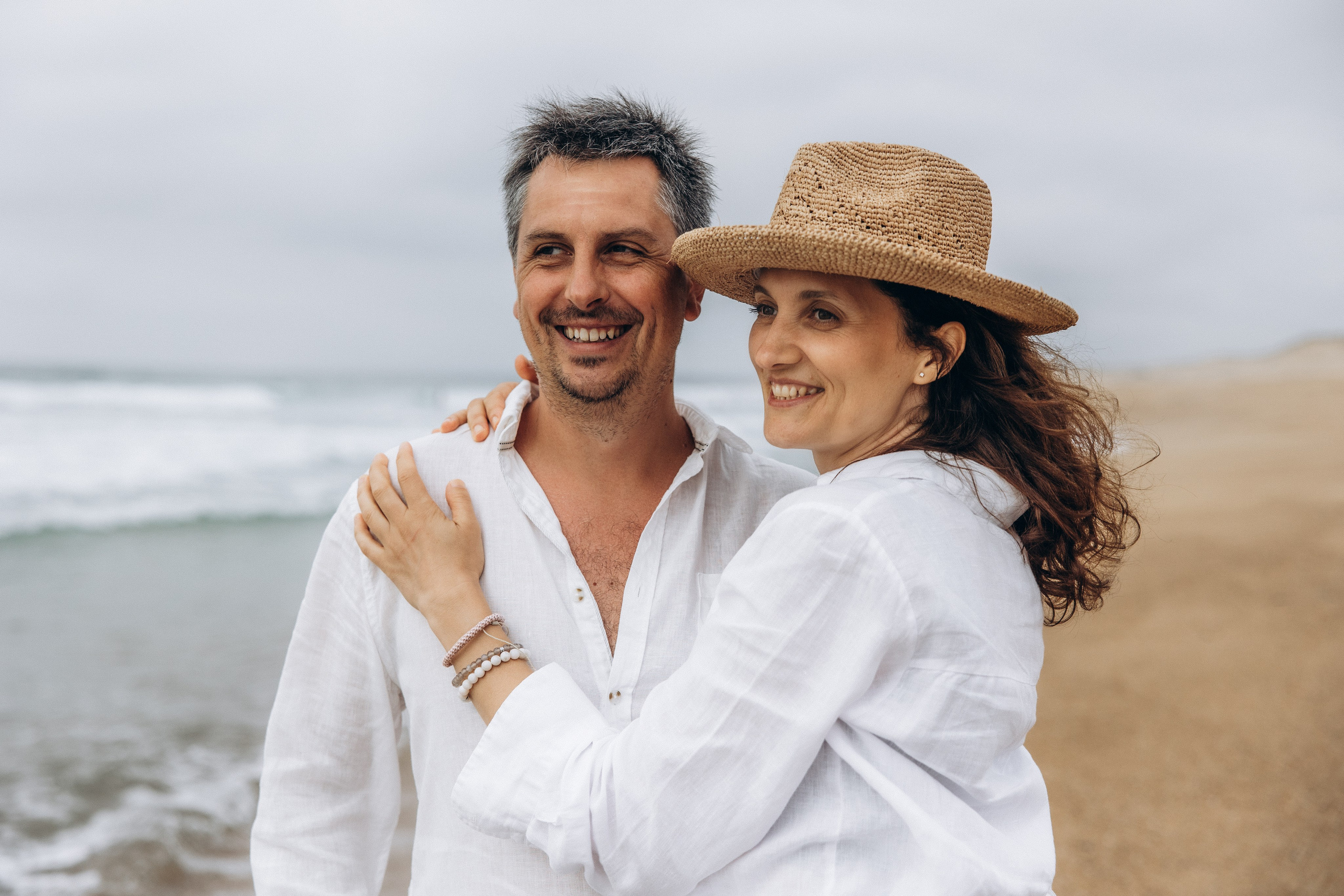 Ocean love story. La Grande Plage de Biarritz/EN. Eugenie Smirnova — wedding, corporate and lifestyle photographer in Toulouse and Southwest France