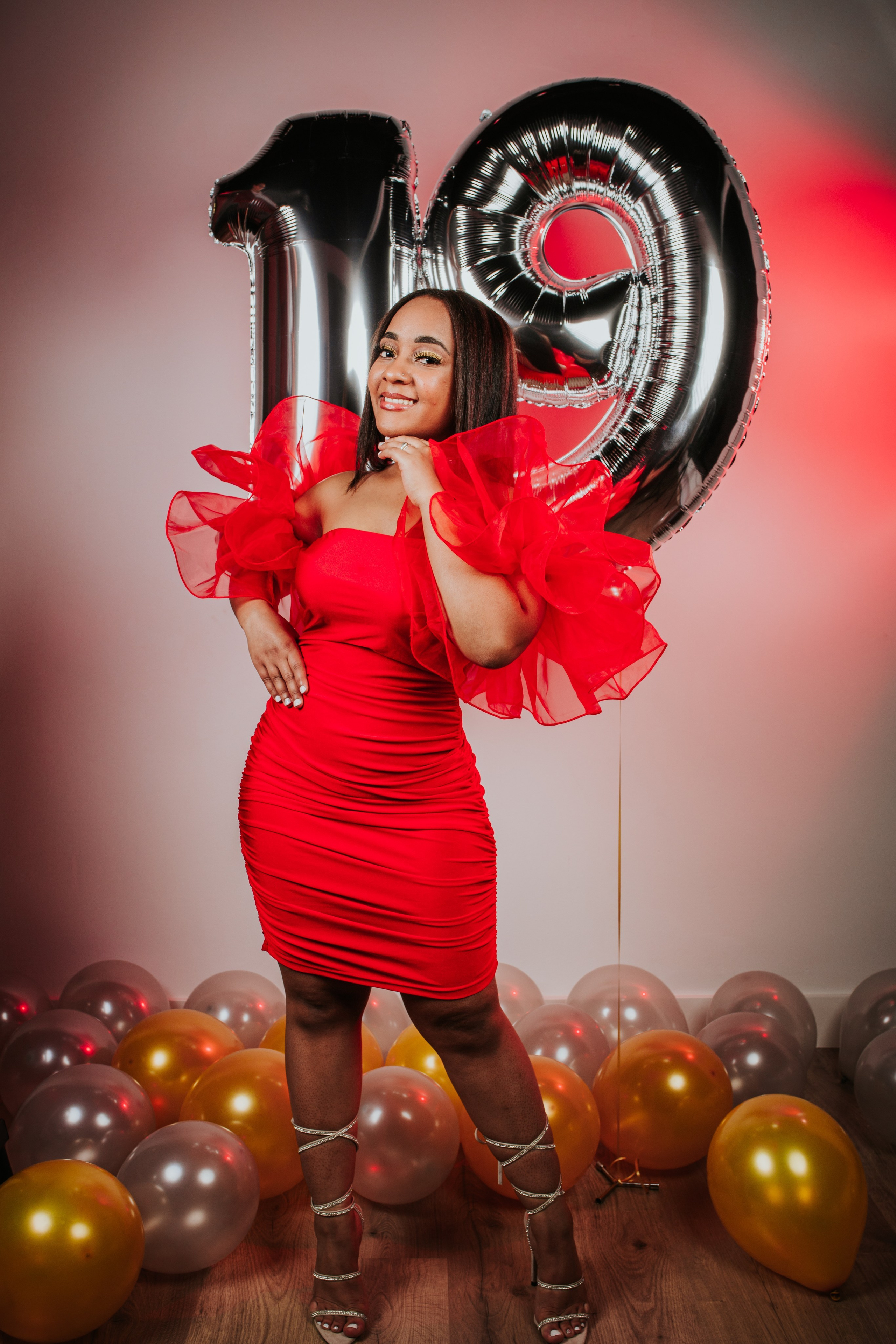 Sesión de Fotos de Cumpleaños en Madrid | Smash Cake, 15, 19, 40 Años – Rainbox Estudio. Rainbox Estudio de Fotografía