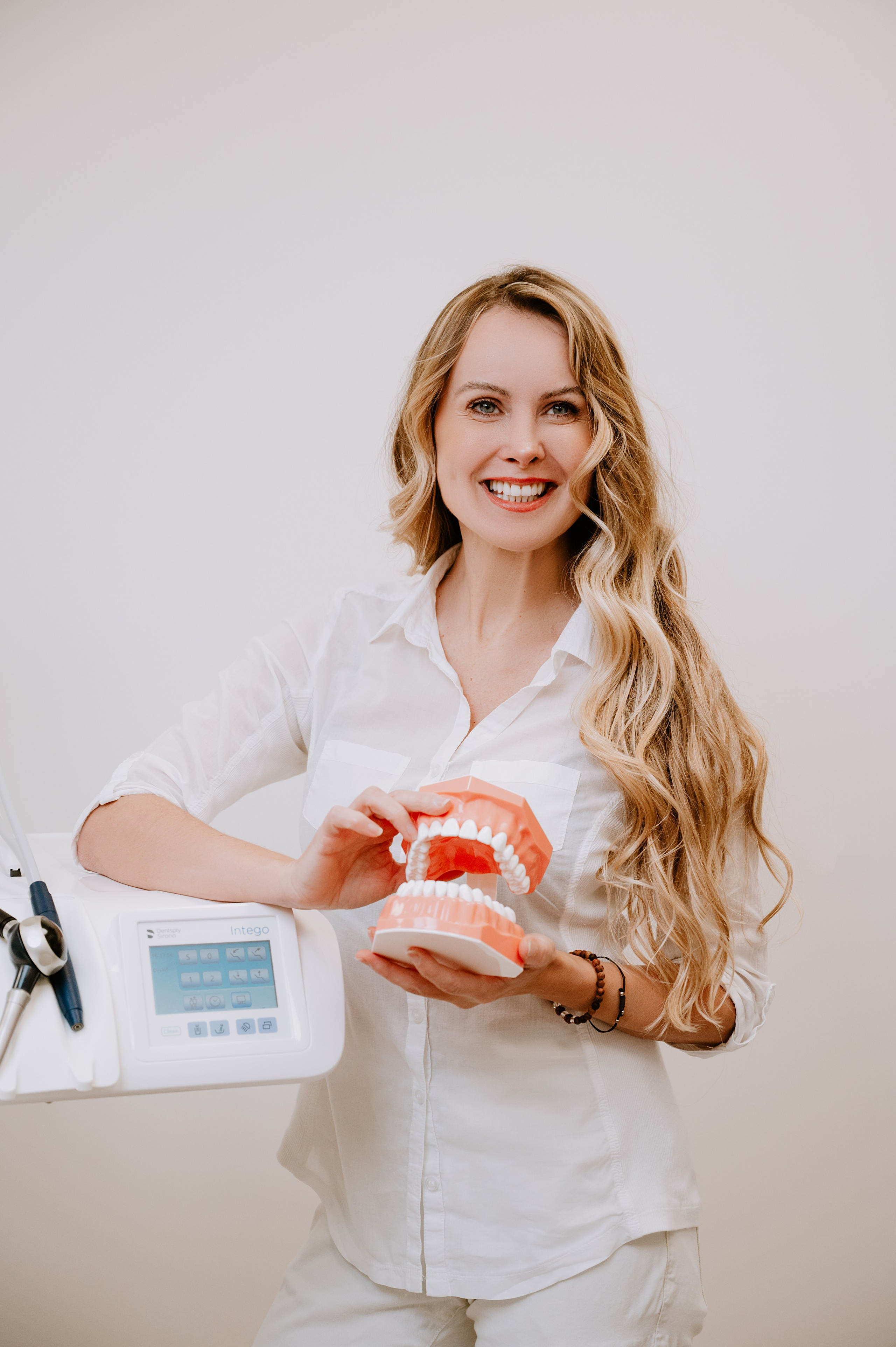EDClinic dentistry in Prague. ANNA-MARIA PHOTO CONTENT CREATOR — фотограф, естет, художник і візуальний експерт Instagram у Празі