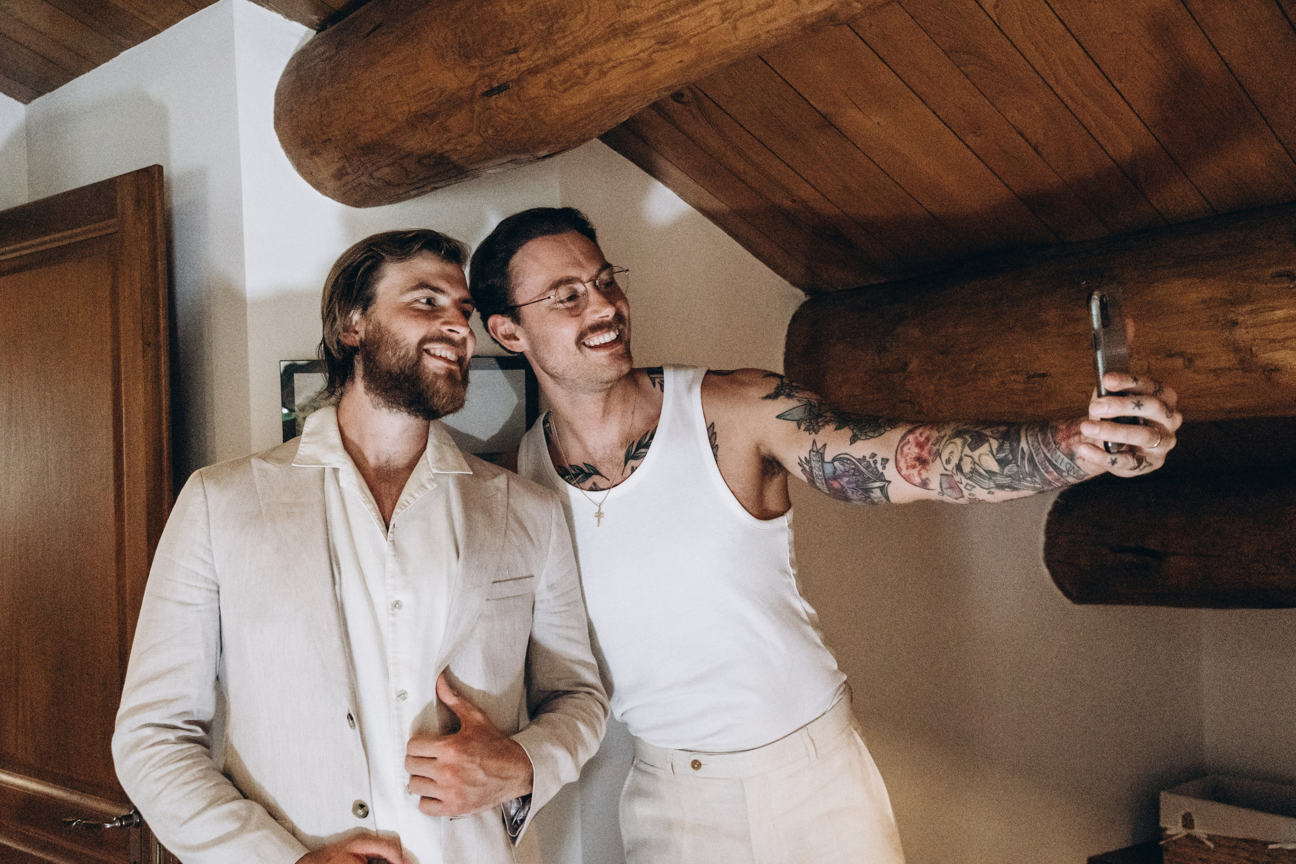 Chloé & Tom. Eugenie Smirnova — wedding, corporate and lifestyle photographer in Toulouse and Southwest France