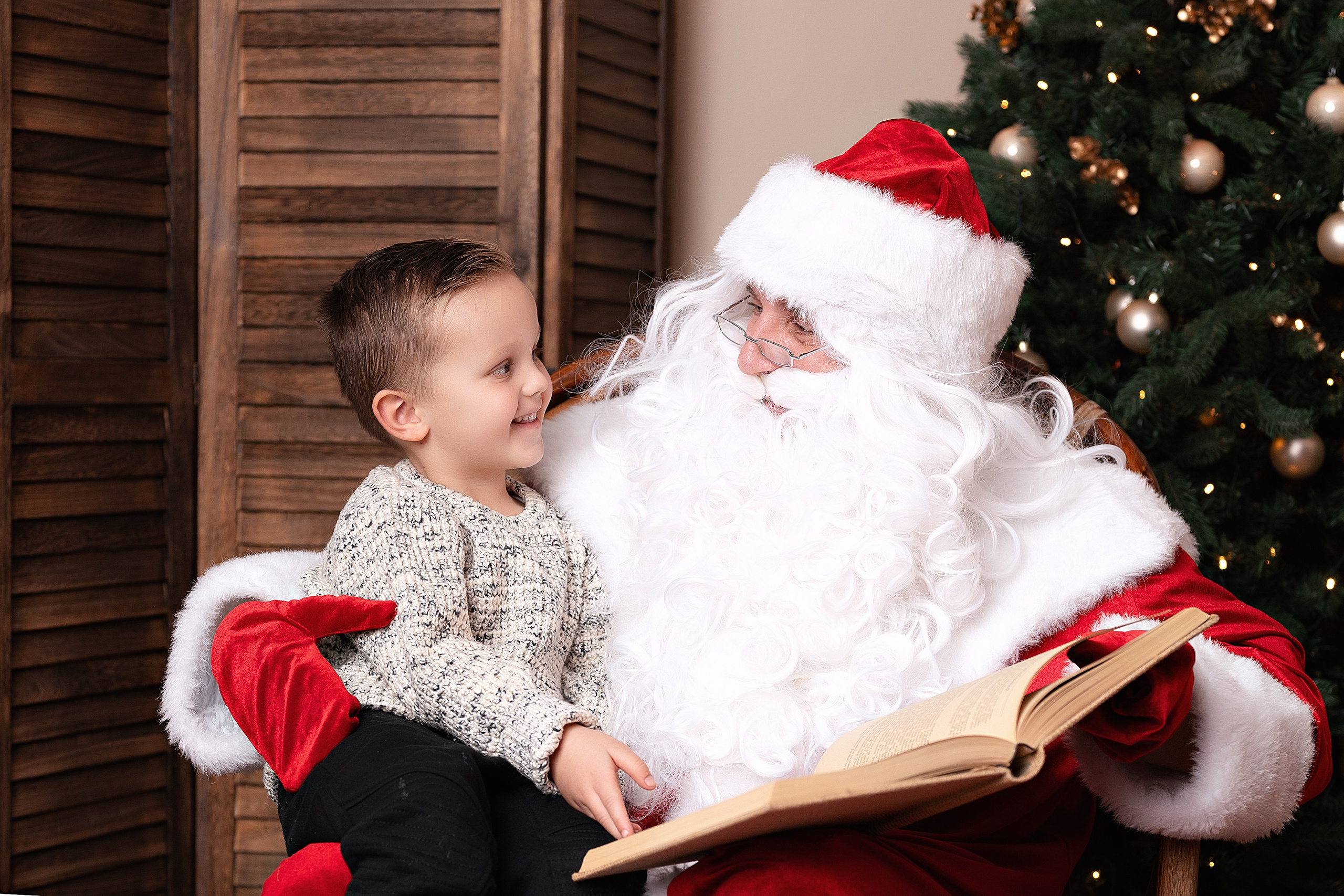 Mit Weihnachtsmann. Kinder- & Familienfotograf in Gaildorf und Umgebung Valentina Vogel