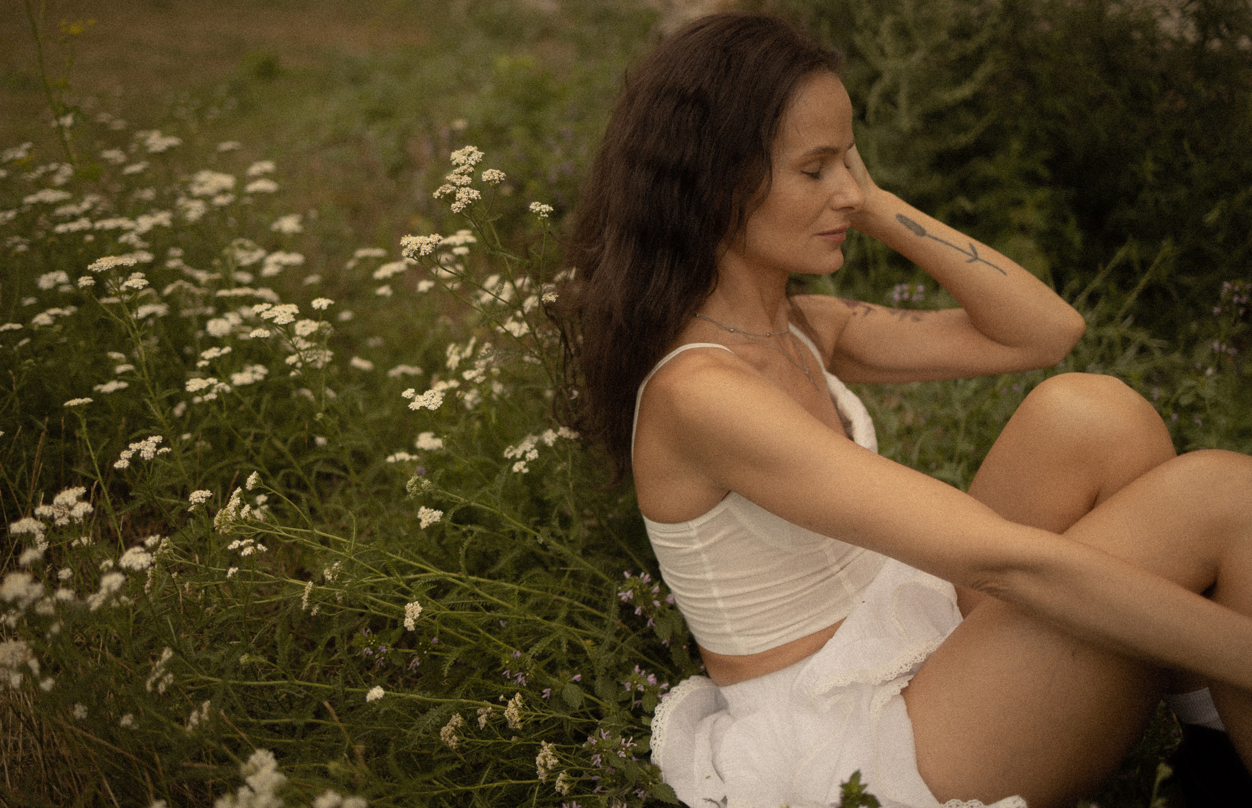 Balade en moto. Histoires d’amour, séances photos de famille et de mariage en France