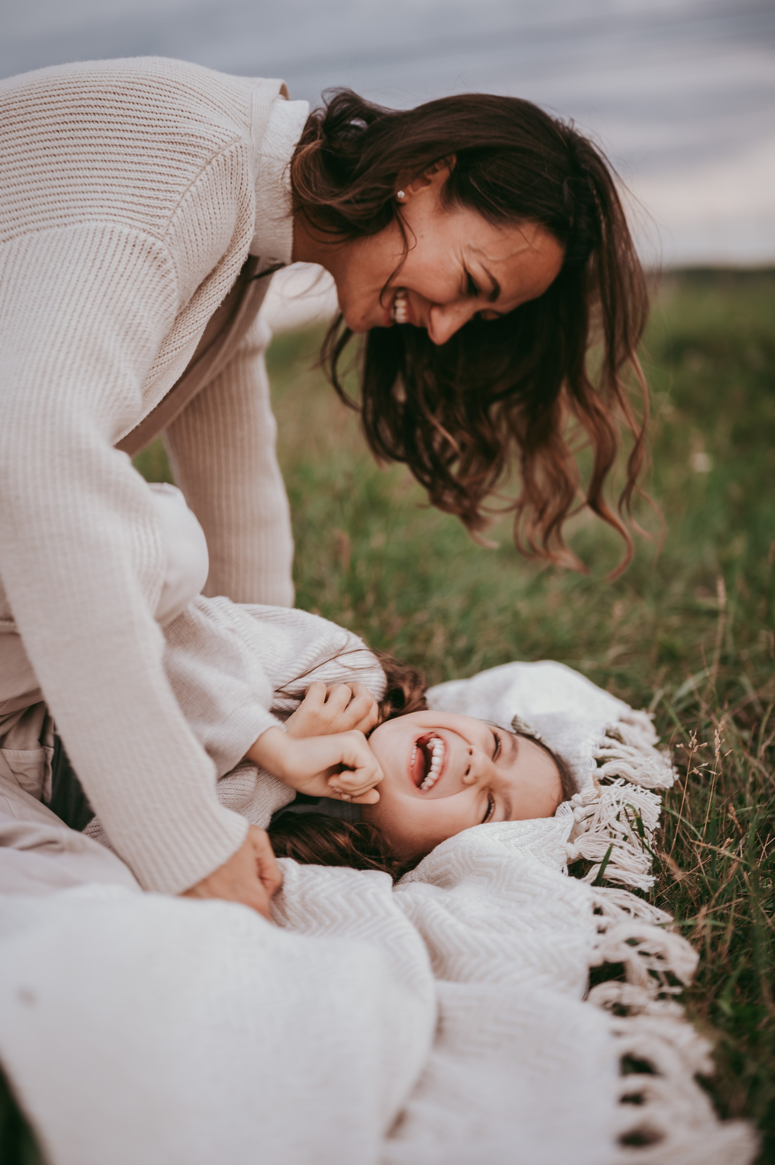 Bojana i Srna / mammy and me photosession. Deciji i porodicni fotograf u Beogradu Oksana Skendzic