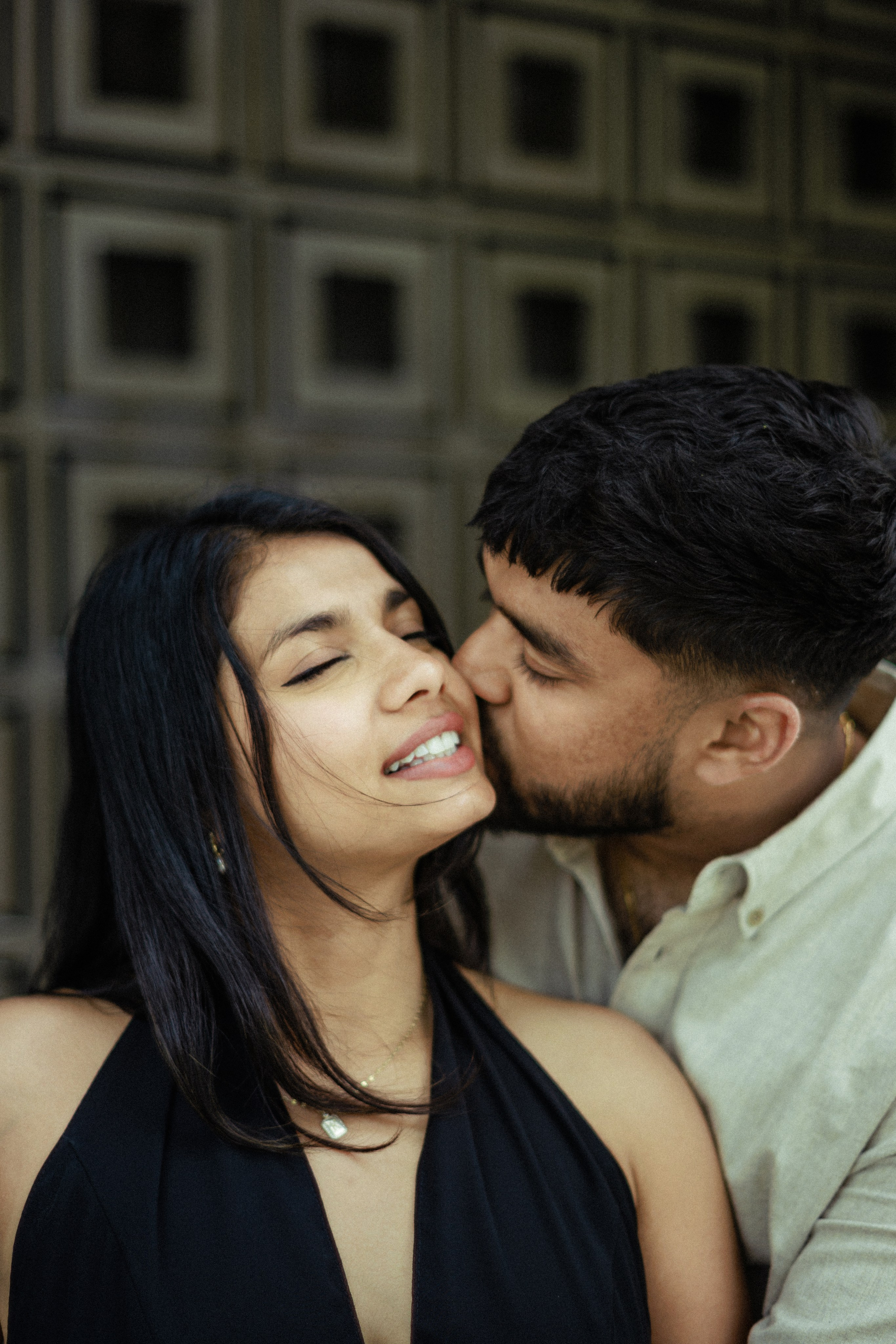 Krishna with husband. Photographer in Greece Kristina