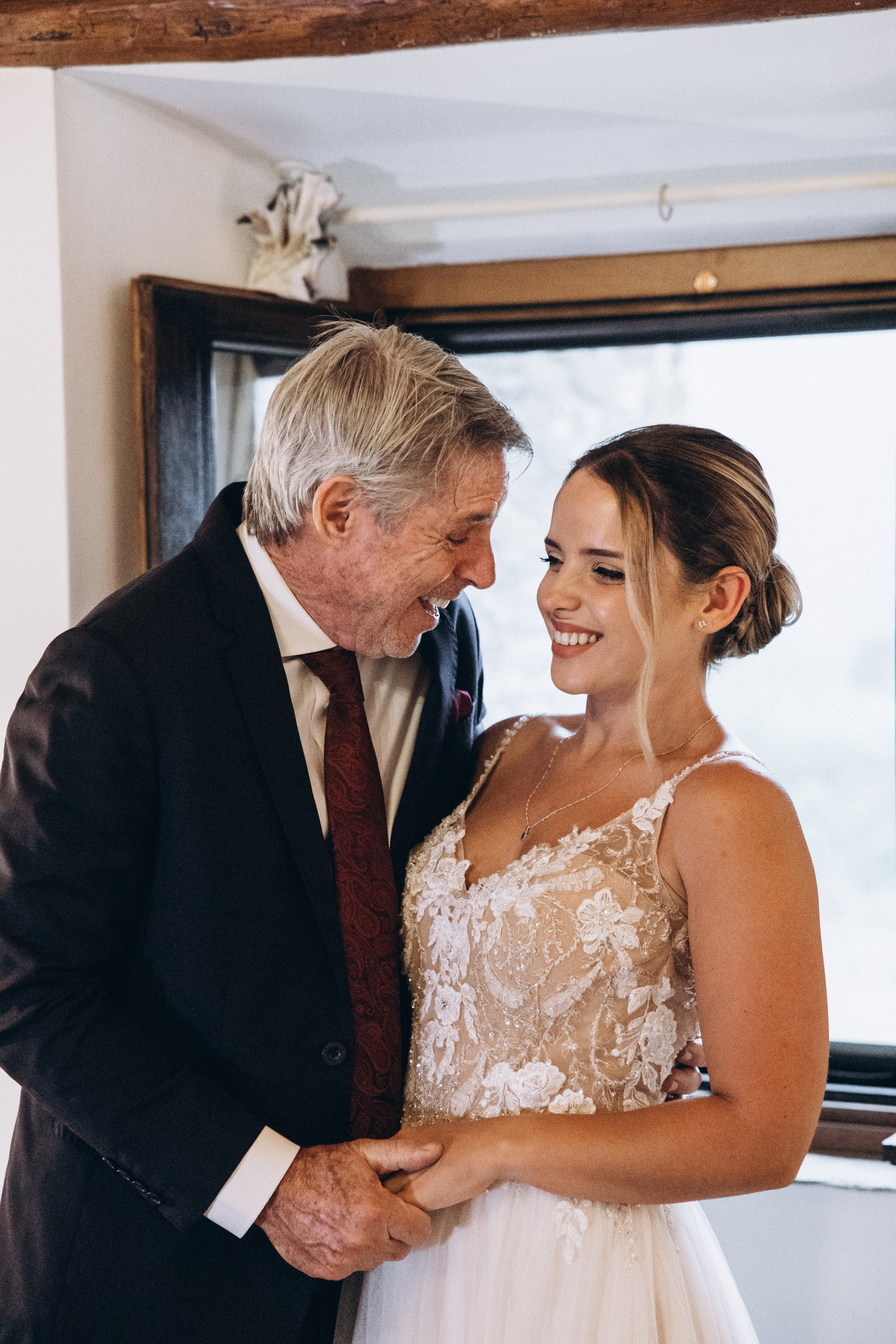 Chloé & Tom. Eugenie Smirnova — wedding, corporate and lifestyle photographer in Toulouse and Southwest France