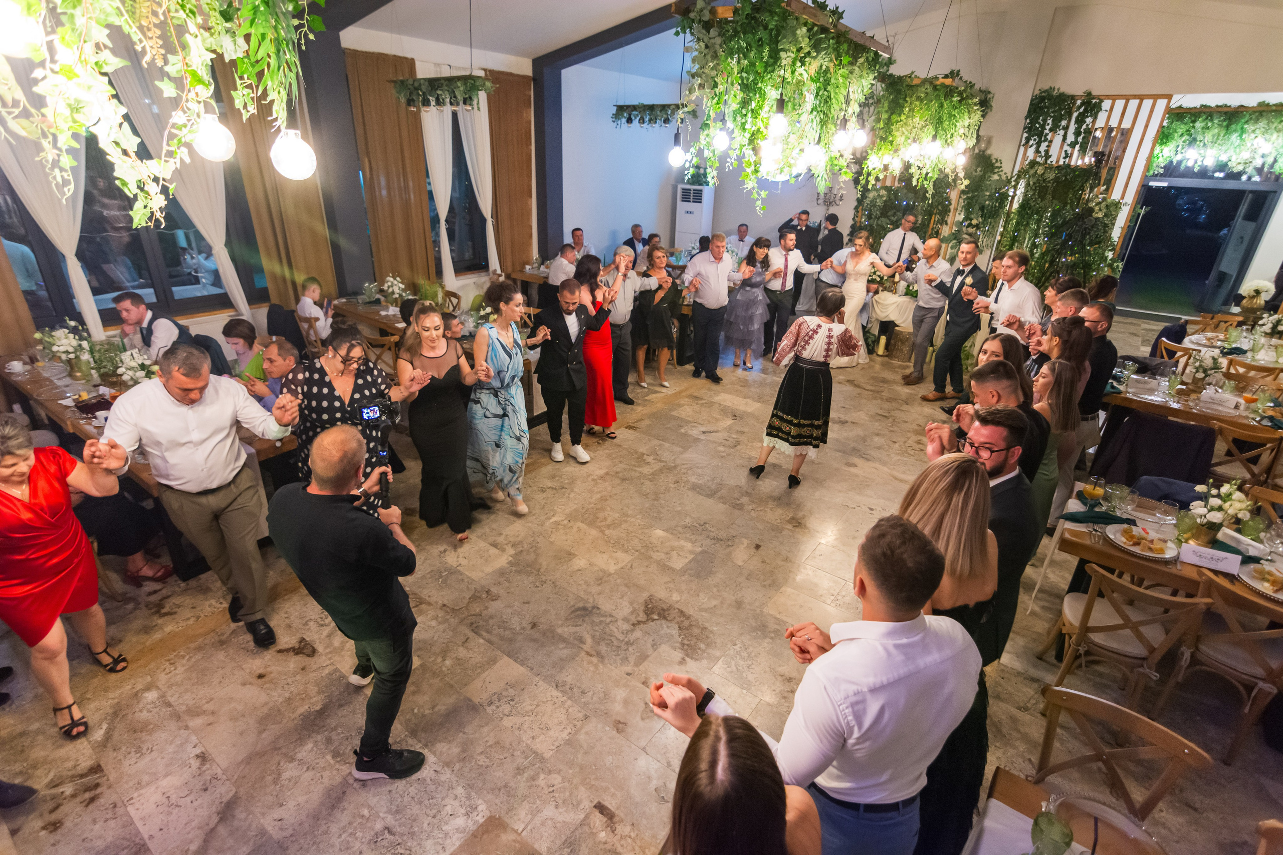 Locație de nuntă, fotograf nuntă, fotograf eveniment, fotograf ceremonie, fotograf petrecere, fotograf mireasă, fotograf mire, decor nunta, fotograf atmosferă, fotograf romantic, fotograf lux, fotograf elegant, fotografii unice, fotografii memorabile, fotograf  România, fotograf nunta Ciresul Salbatic