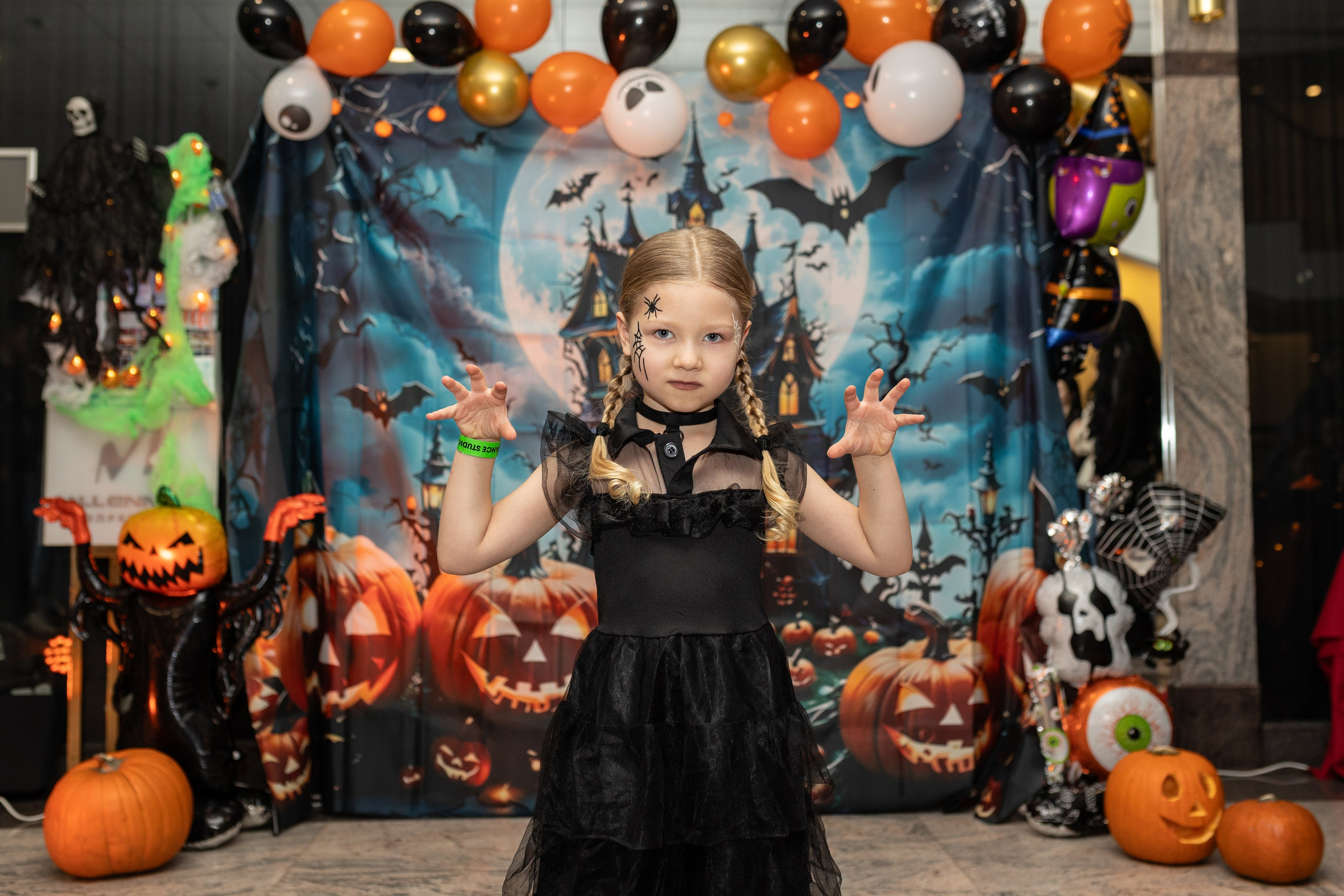 Leo dance studio Helloween 2025. Семейный и детский фотограф в Варшаве Мила Бобровская