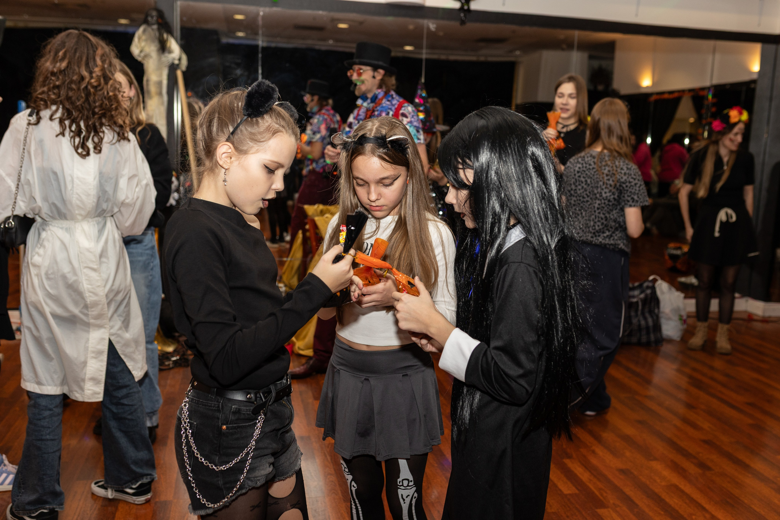 Leo dance studio Helloween 2025. Семейный и детский фотограф в Варшаве Мила Бобровская