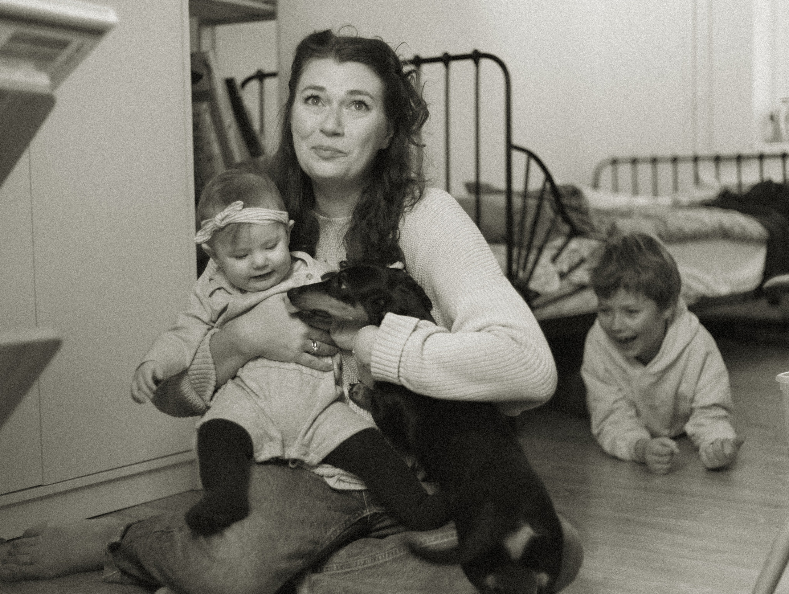 Séance photo de famille pour Noël. Histoires d’amour, séances photos de famille et de mariage en France