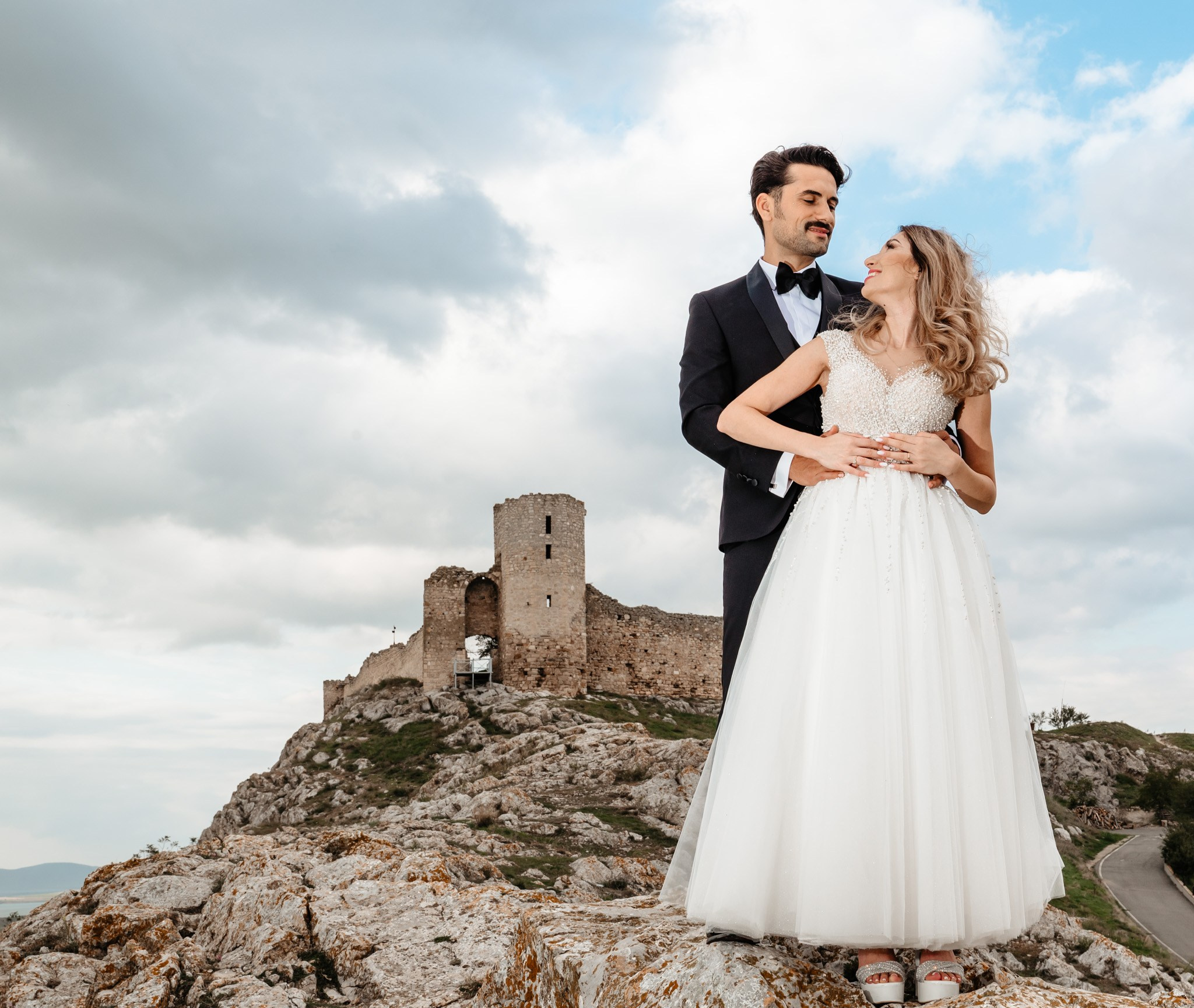 Alexandra & Robert. Www.besttalesstudio.com