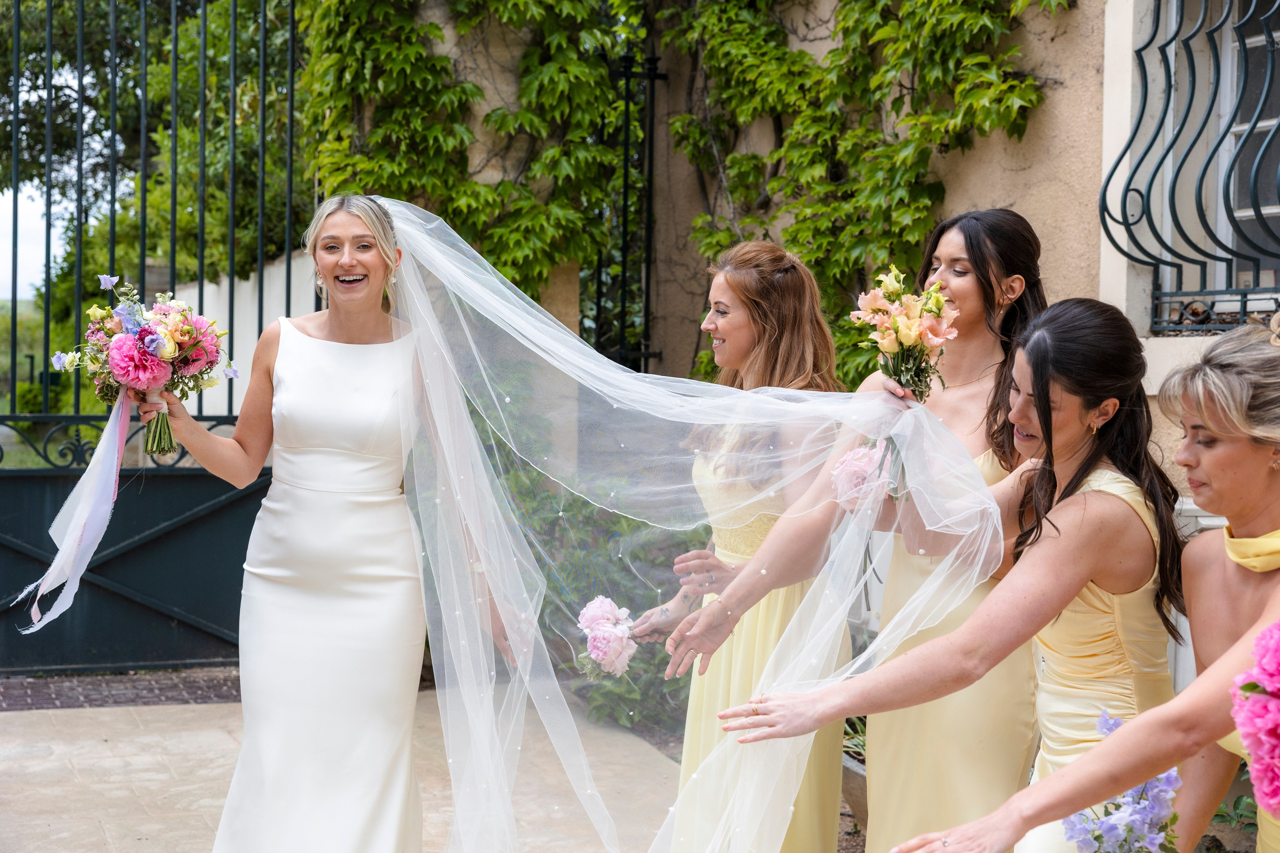 Свадьба в Château Du Puits Es Pratx — яркий день на юге Франции. Евгения Смирнова — фотограф в Тулузе и юго-западной Франции