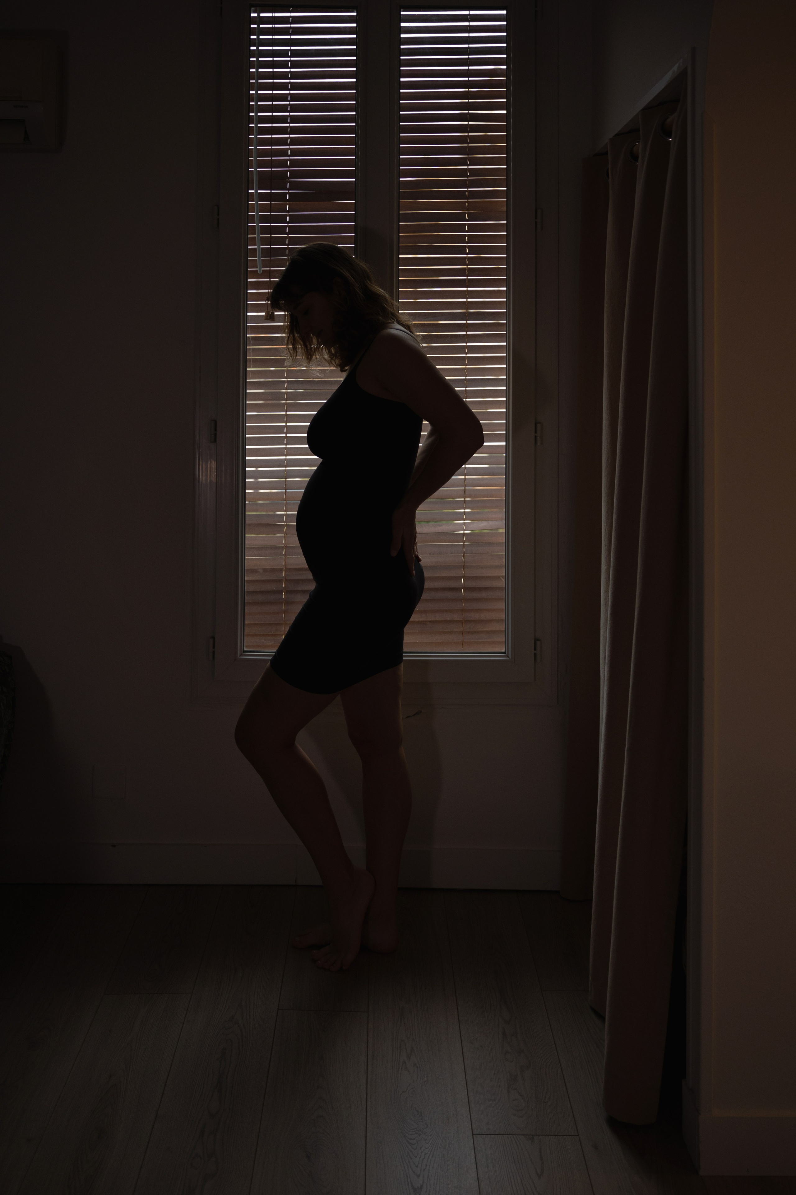 Maternity and newborn photo sessions. Eugenie Smirnova — wedding, corporate and lifestyle photographer in Toulouse and Southwest France