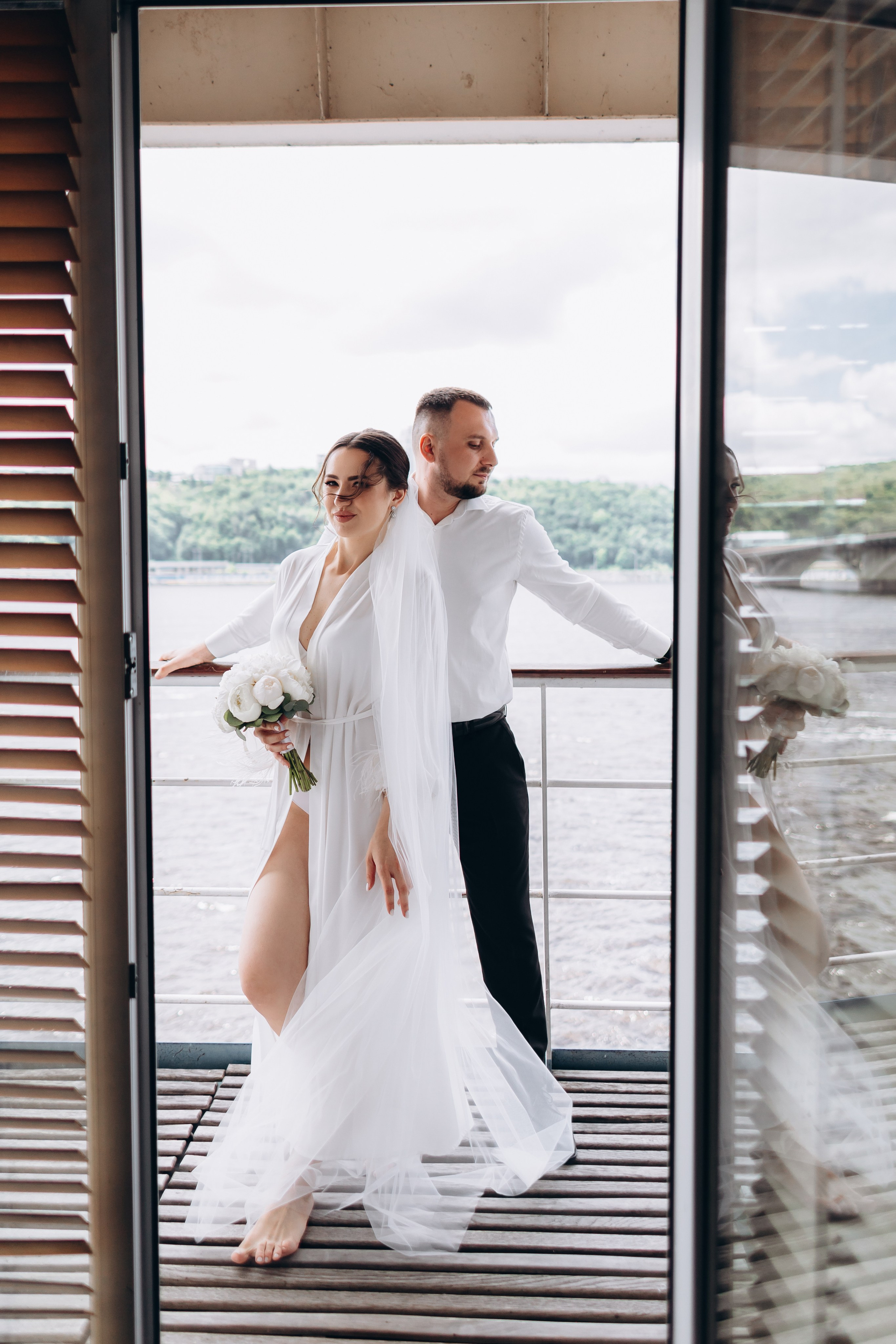 White Wedding. Wedding and Family Photograph