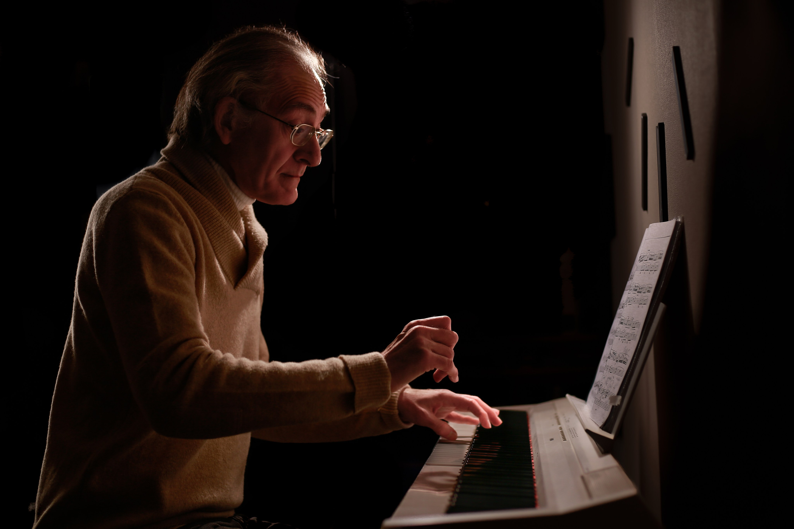 Aleksander Pustovit. Portret photographer in Switzerland Artur Magpie