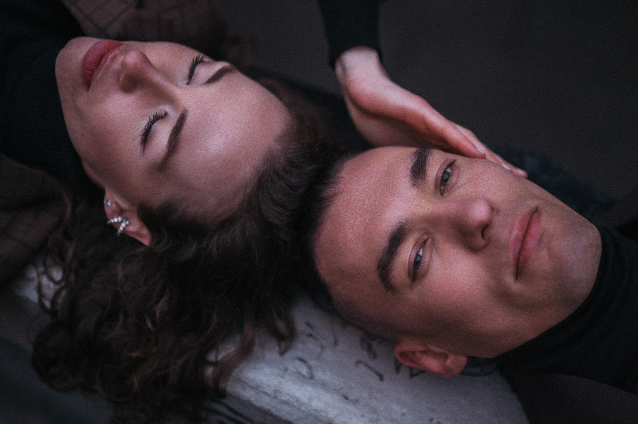 Photographie de mariage, vibrations émotionnels et authentiques, photoreportage en Europe / Emotional wedding photography, authentique vibes, and photoreportage in Europe 