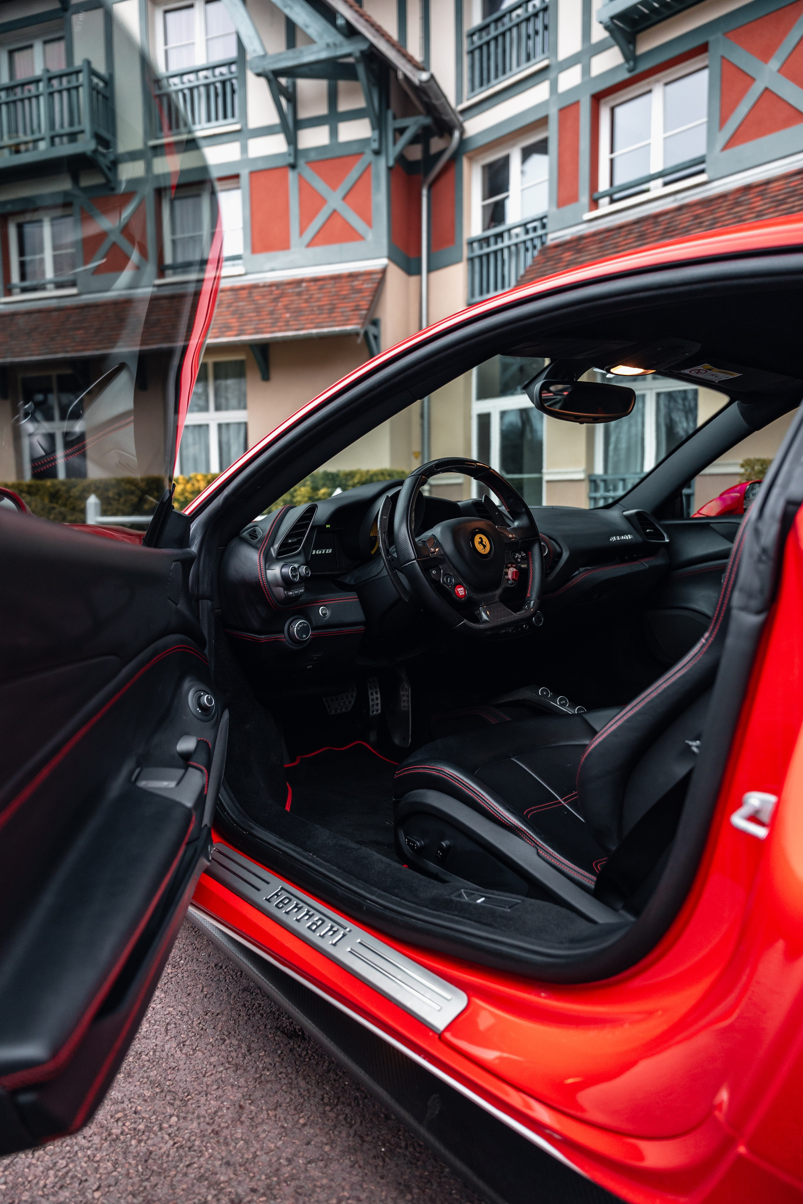 Ferrari 488 GTB. Photographe de voitures à Paris — Vitalii Motruk