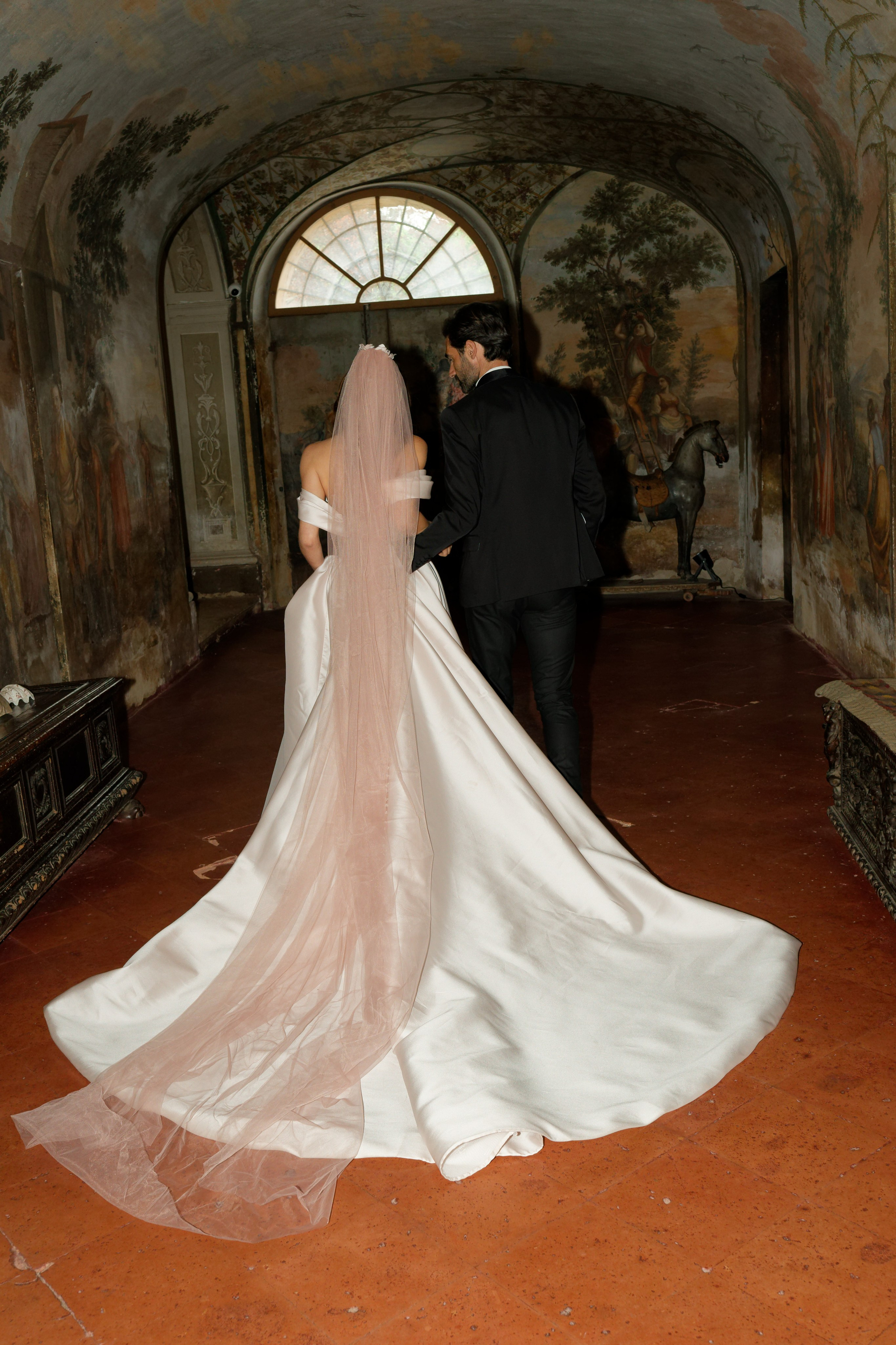 Wedding editorial at Villa di Geggiano, Tuscany, Italy