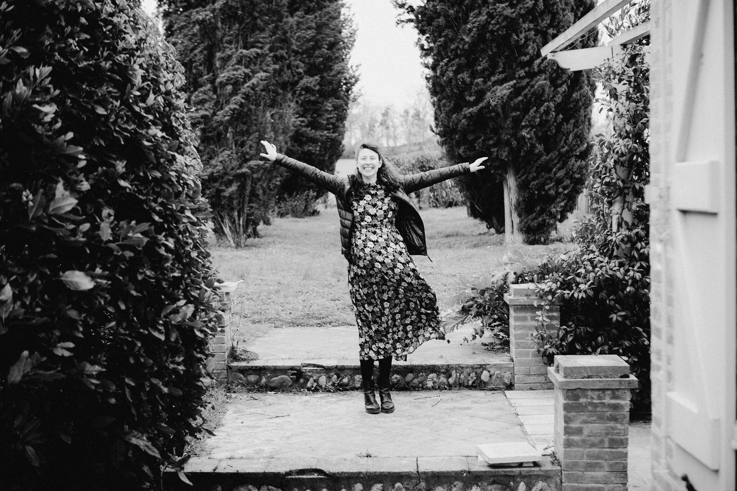 Maternity and newborn photo sessions. Eugenie Smirnova — wedding, corporate and lifestyle photographer in Toulouse and Southwest France