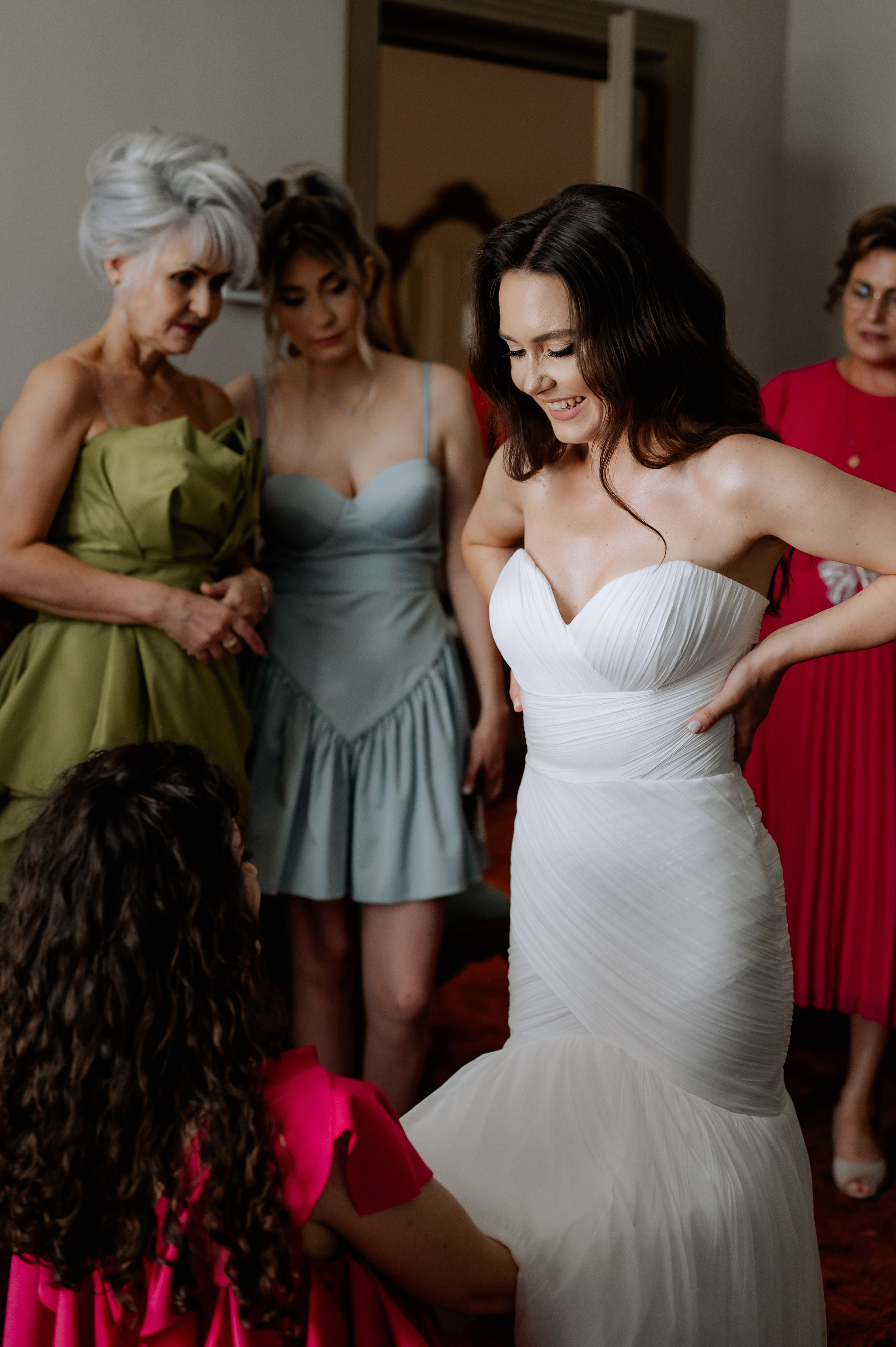 Cununie civila in aer liber , artificii de zi colorate , decor nunta , nunta la Hotel Traian. Proud Vision Weddings | Wedding Photography & Film — Servicii profesionale Foto Video Nunta Iasi