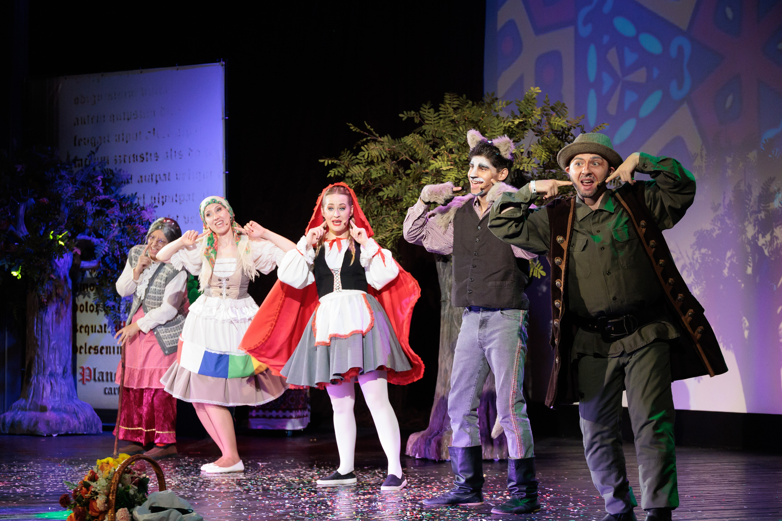 Povestea Scufita Rosie. Clounella. ✔️ Servicii foto si video in Chisinau Moldova - Cinematic.md