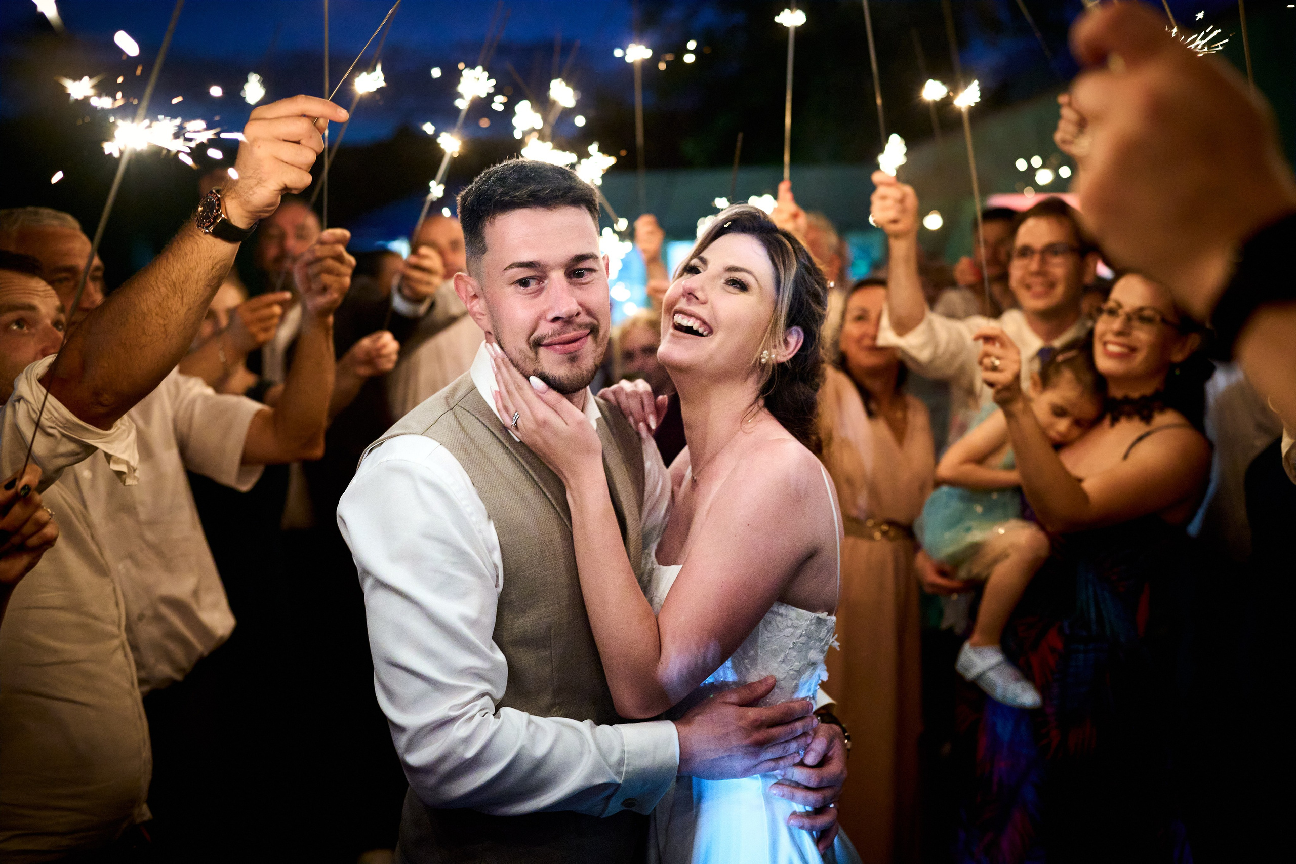 Fotograf kameraman na svadbu Bratislava Banská Bystrica Сelé Slovensko svadobný kameraman