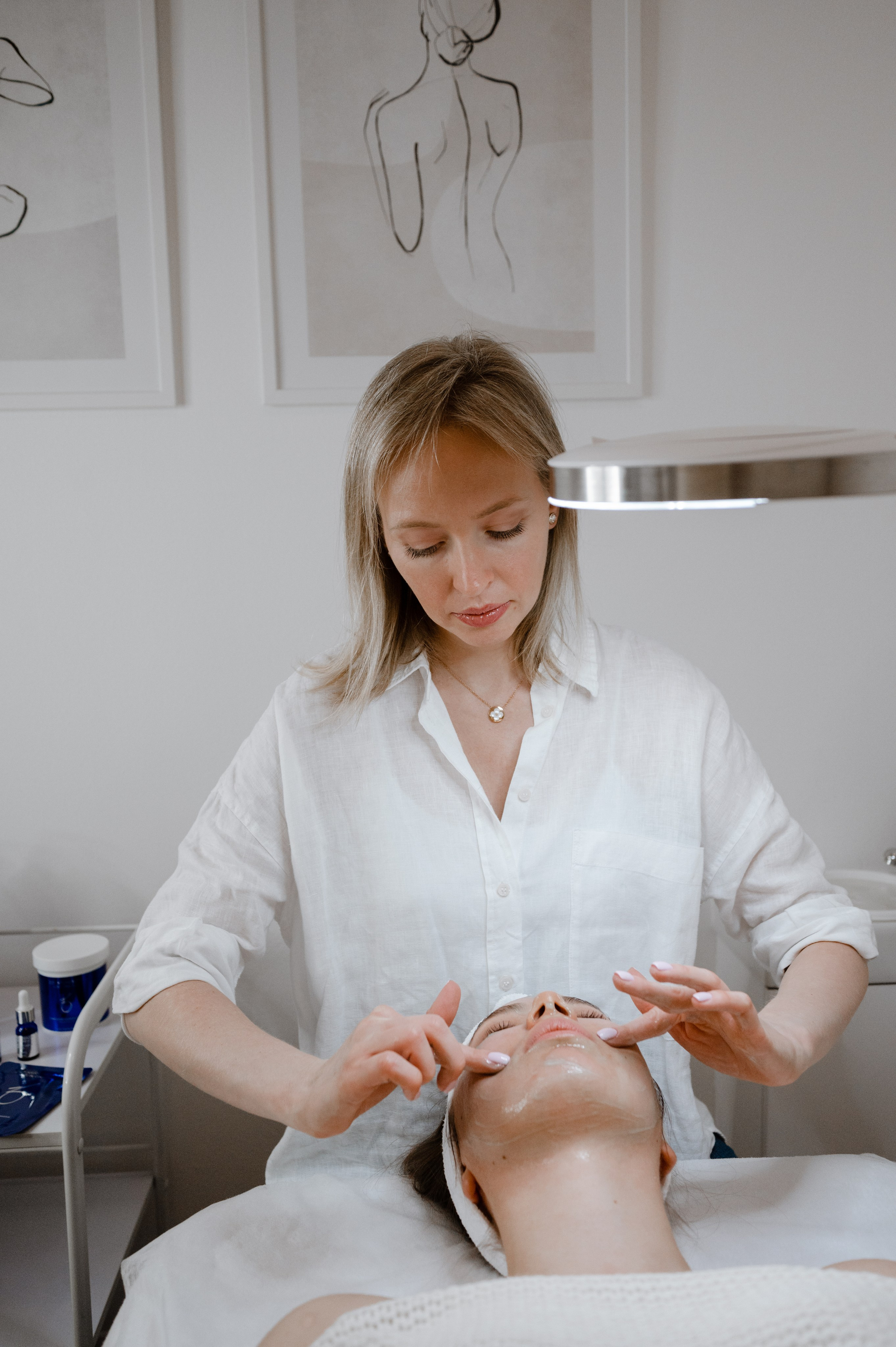 Astudio beauty studio in Prague. ANNA-MARIA PHOTO CONTENT CREATOR — photographer, aesthete, artist, and visual expert for Instagram in Prague