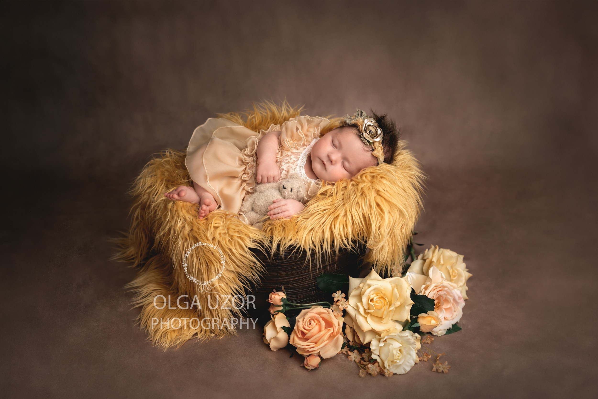 Newborn photo session Stevenage, Hertfordshire. Photographer. Stevenage, Hertfordshire family, maternity and newborn photographer