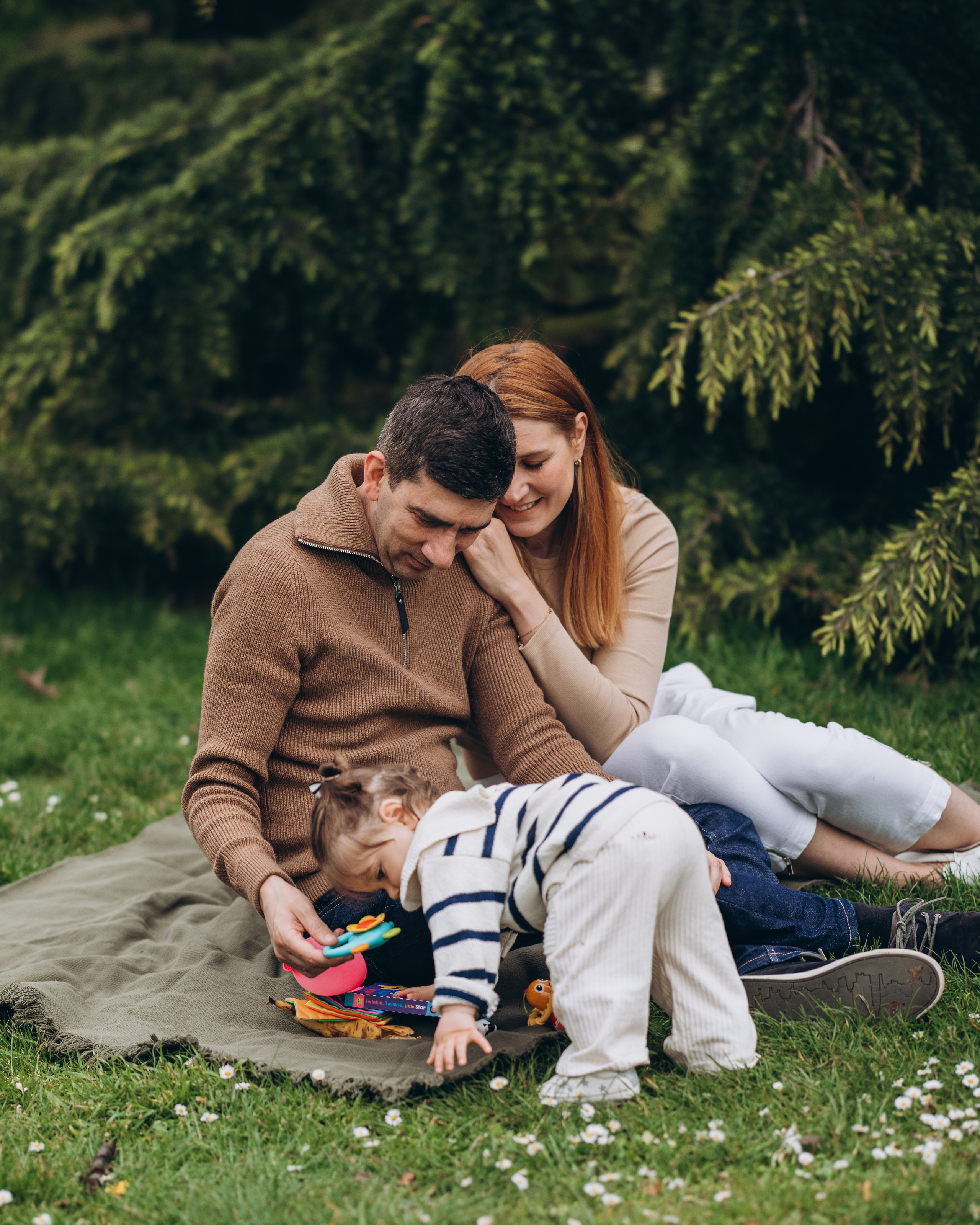 Sofia with parents (Greenwich Park). Anastasia Klink, Photographer in London