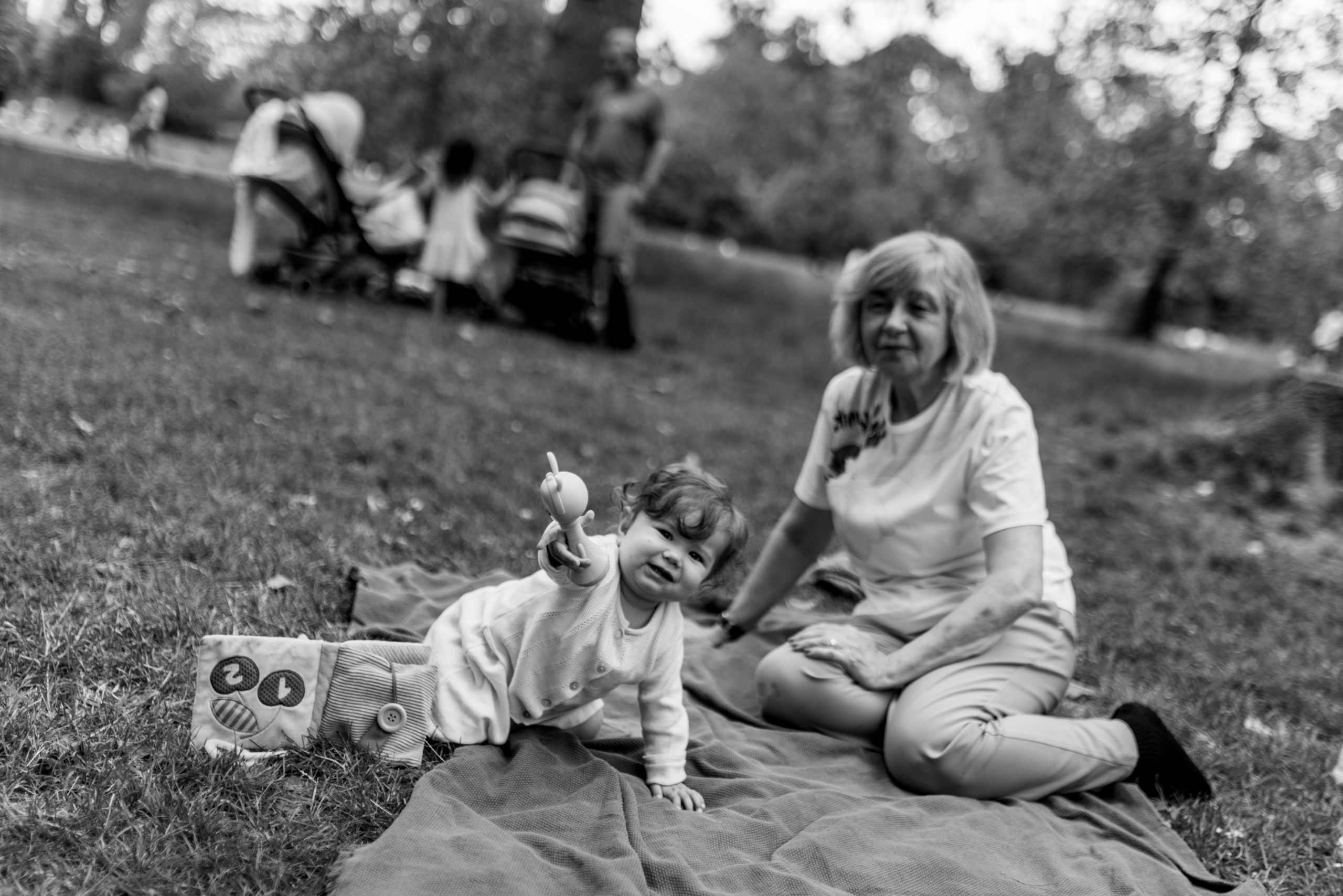 Igor and his family (Hyde Park). Anastasia Klink, Photographer in London