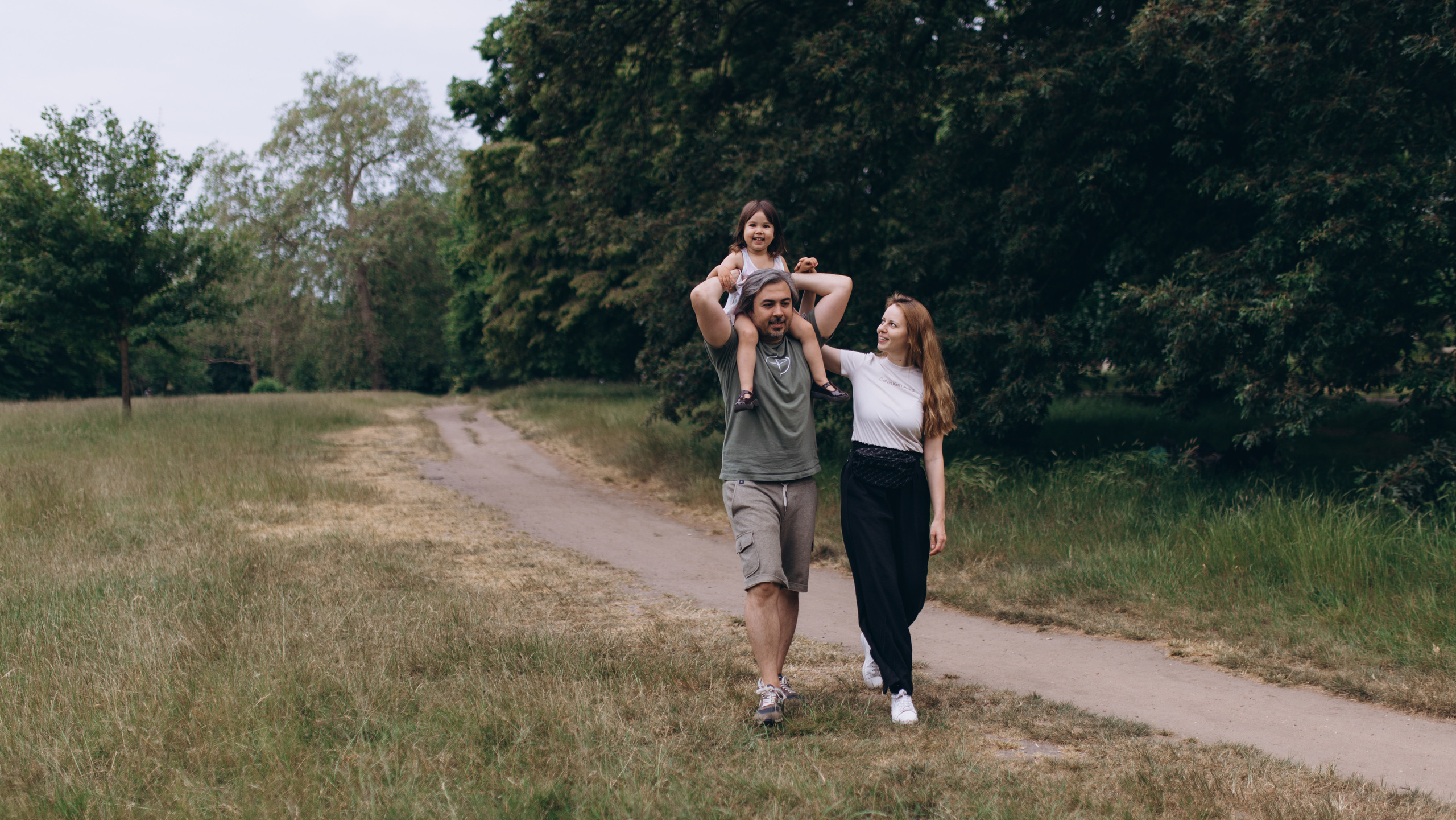 Igor and his family (Hyde Park). Anastasia Klink, Photographer in London