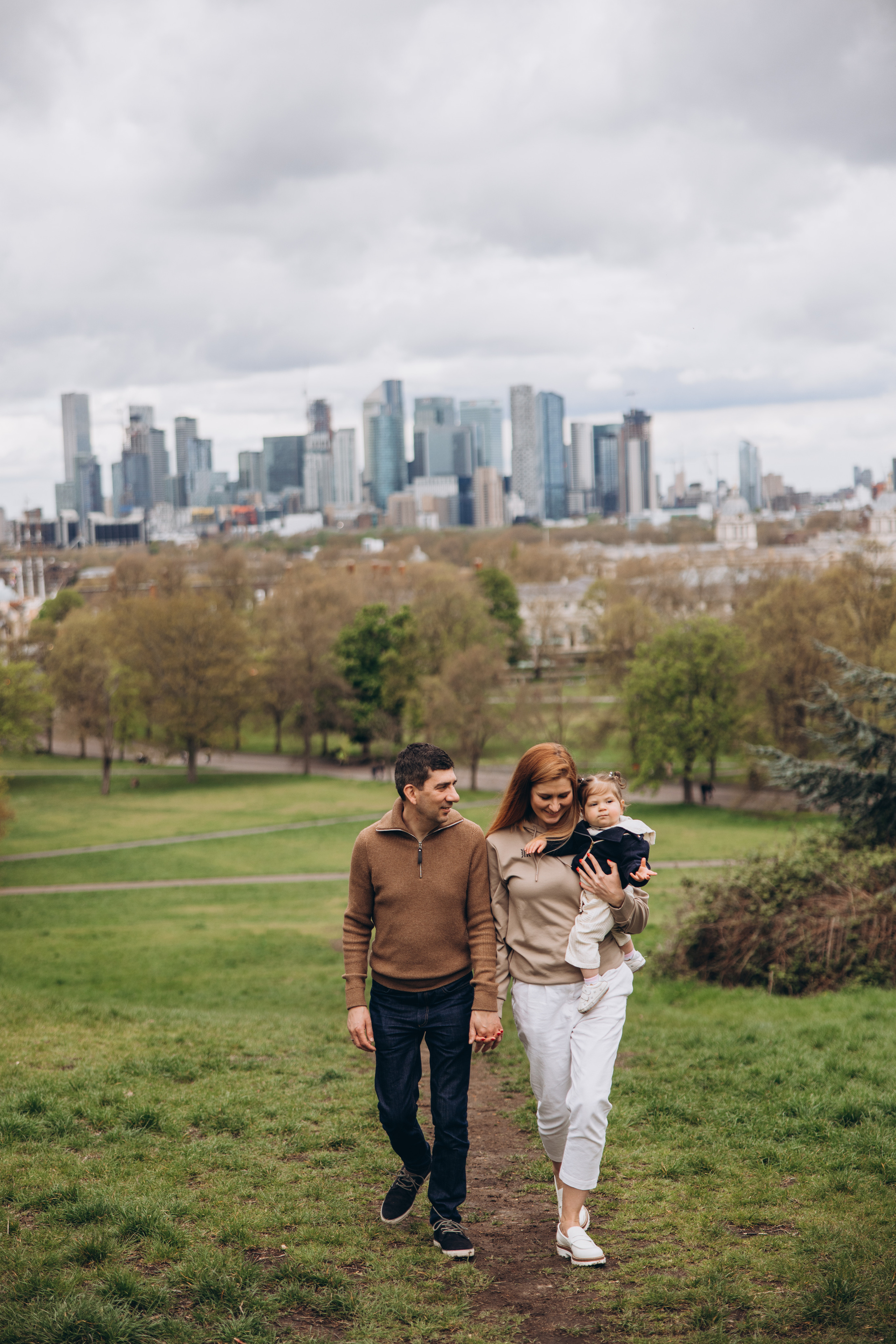 Sofia with parents (Greenwich Park). Anastasia Klink, Photographer in London