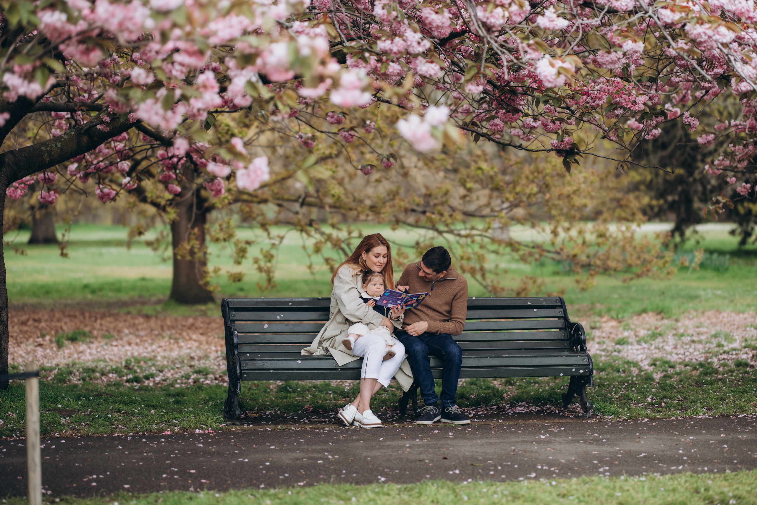 Sofia with parents (Greenwich Park). Anastasia Klink, Photographer in London