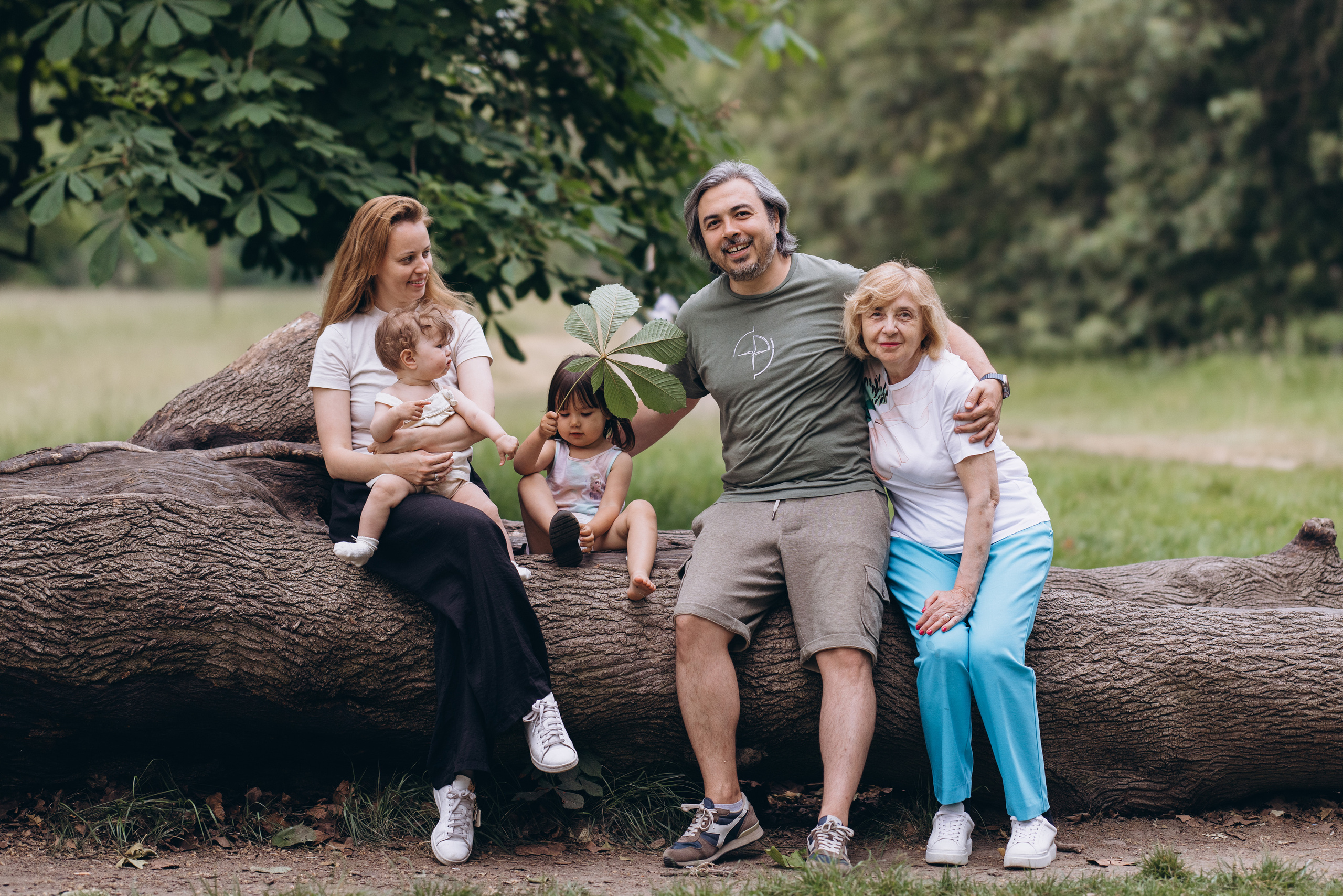 Igor and his family (Hyde Park). Anastasia Klink, Photographer in London
