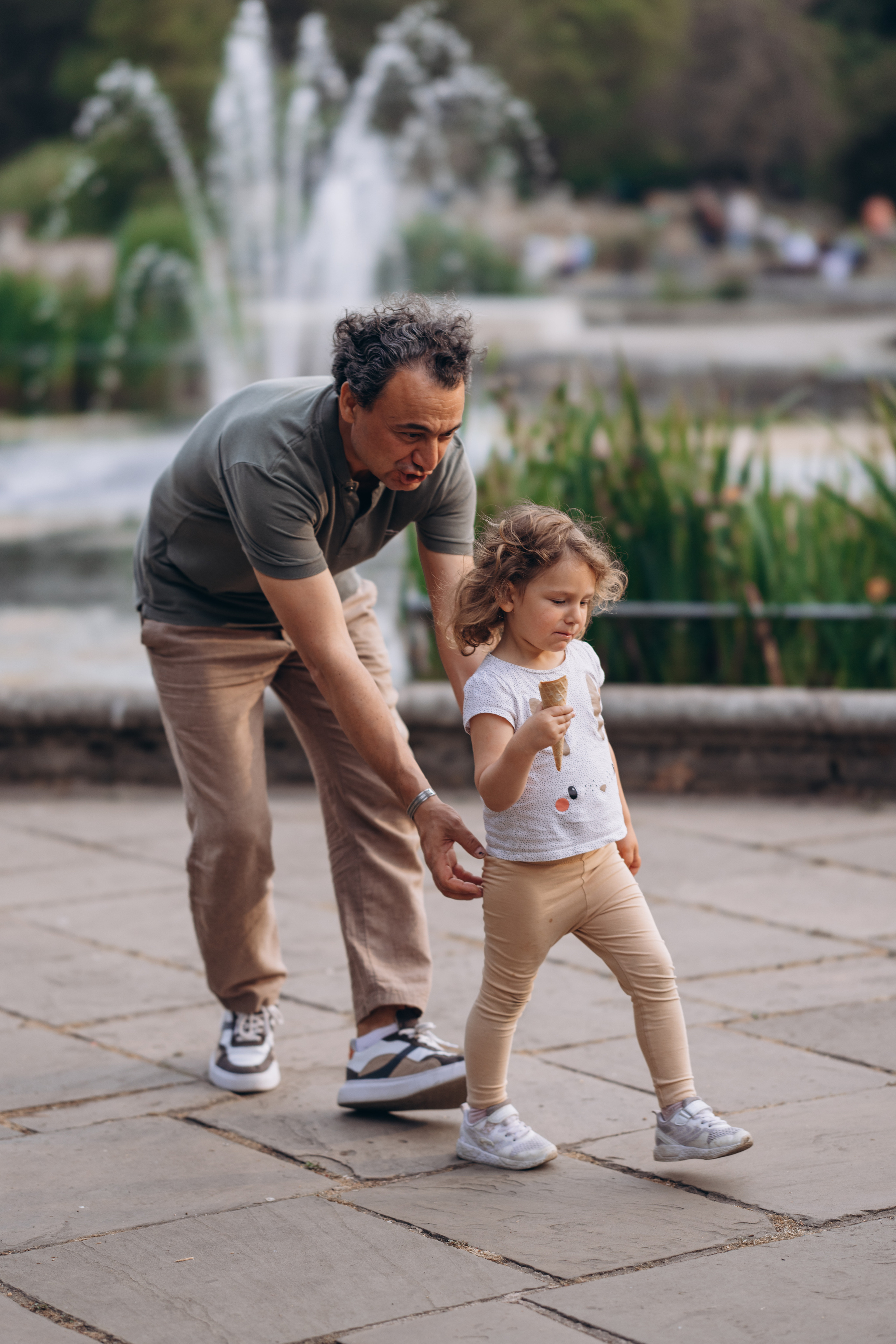 Selin’s Family (Hyde Park). Anastasia Klink, Photographer in London