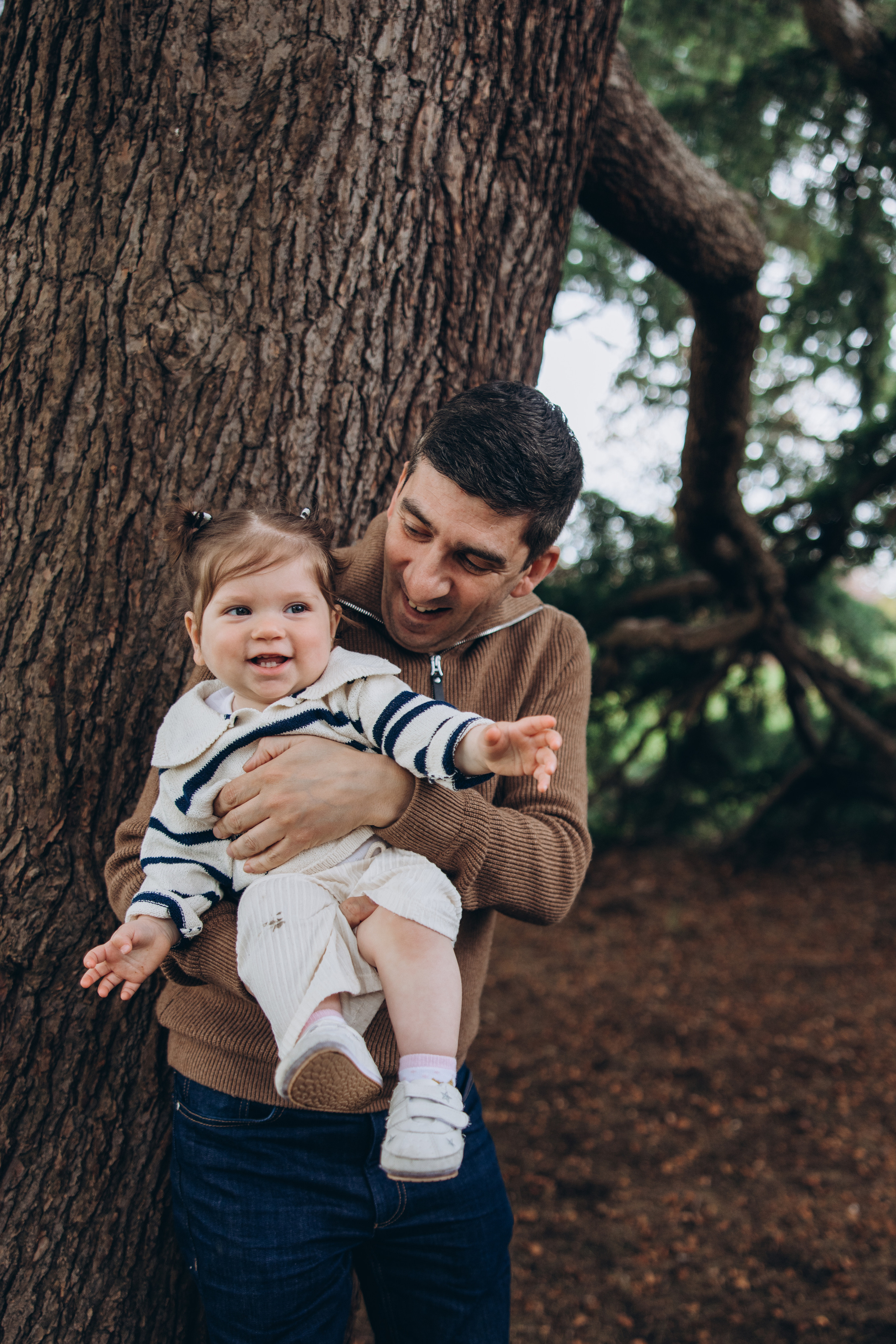 Sofia with parents (Greenwich Park). Anastasia Klink, Photographer in London