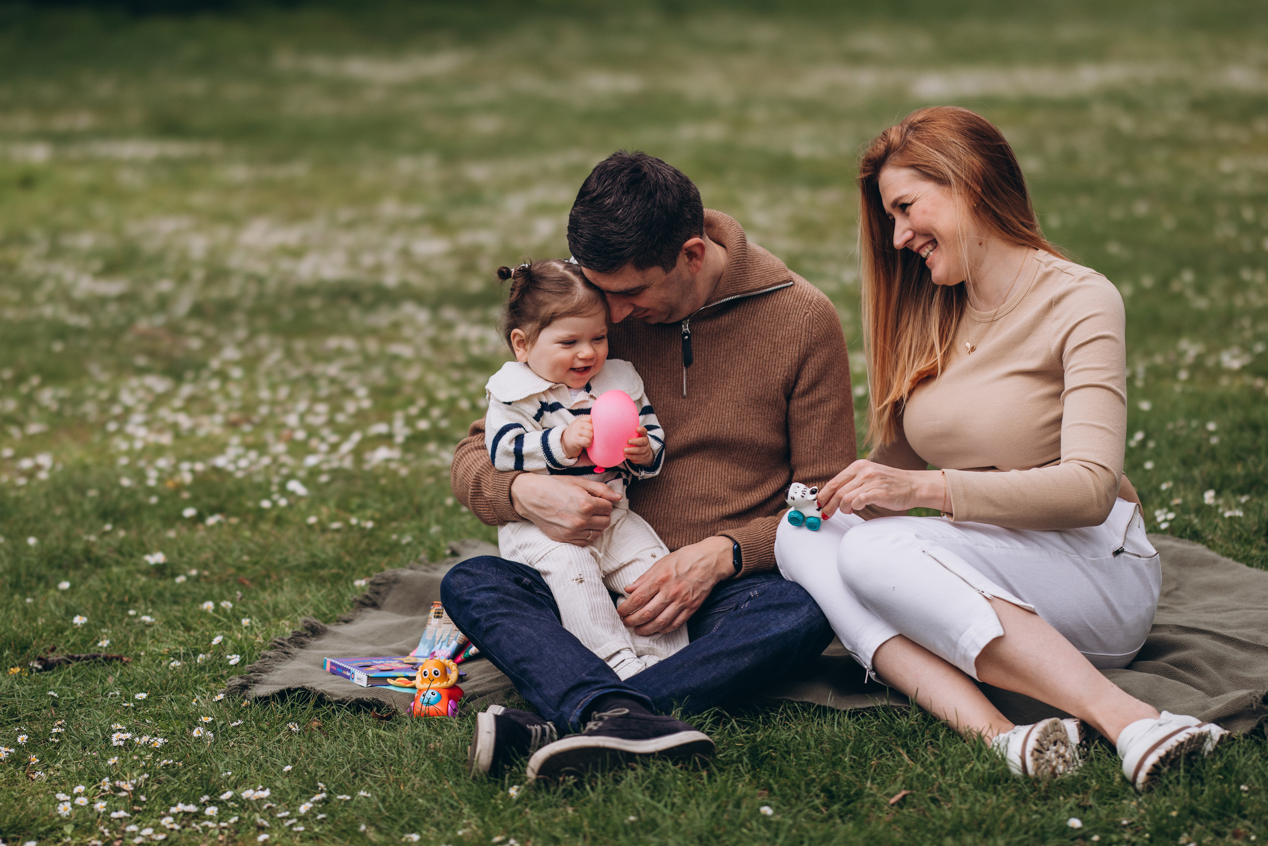 Sofia with parents (Greenwich Park). Anastasia Klink, Photographer in London