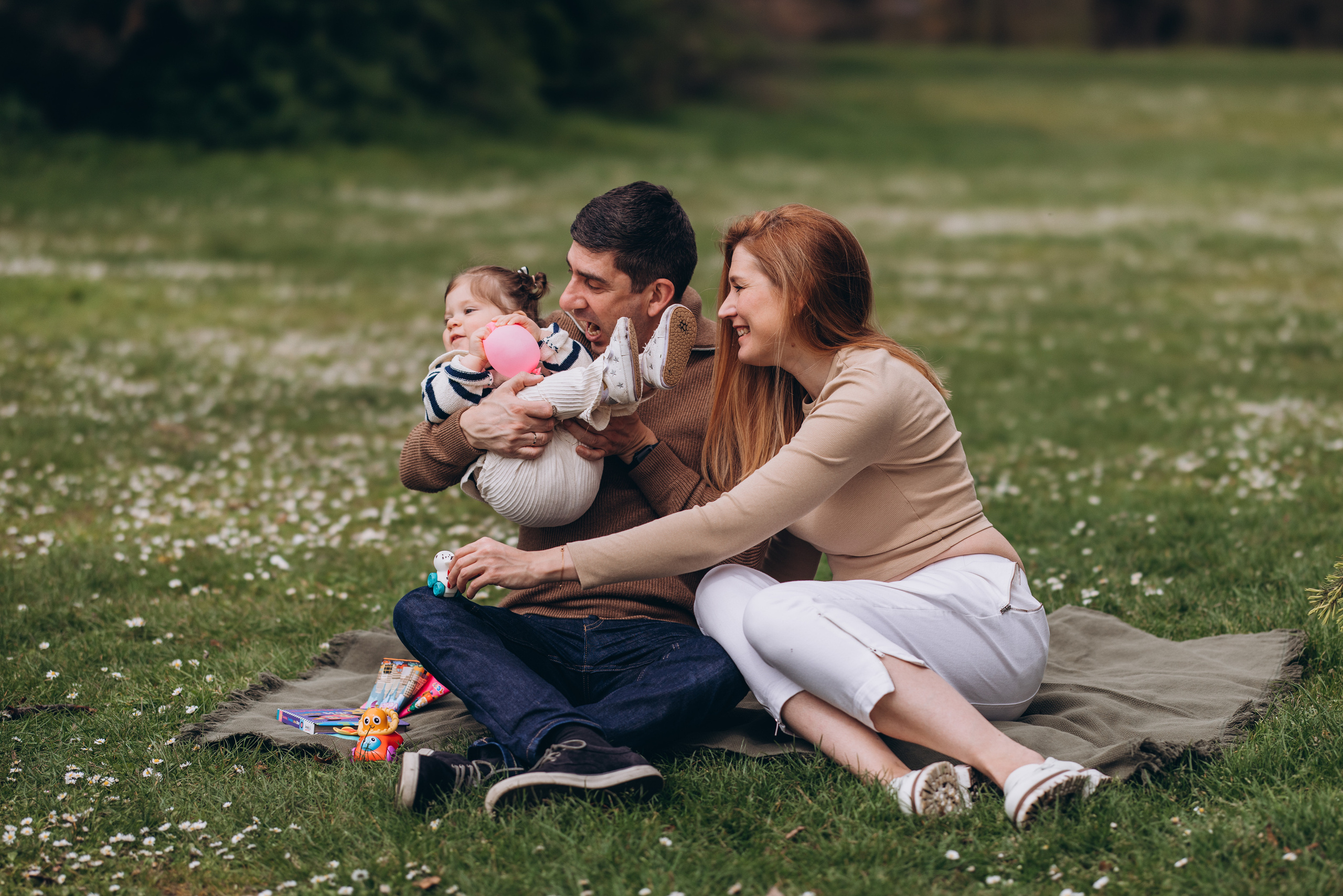 Sofia with parents (Greenwich Park). Anastasia Klink, Photographer in London
