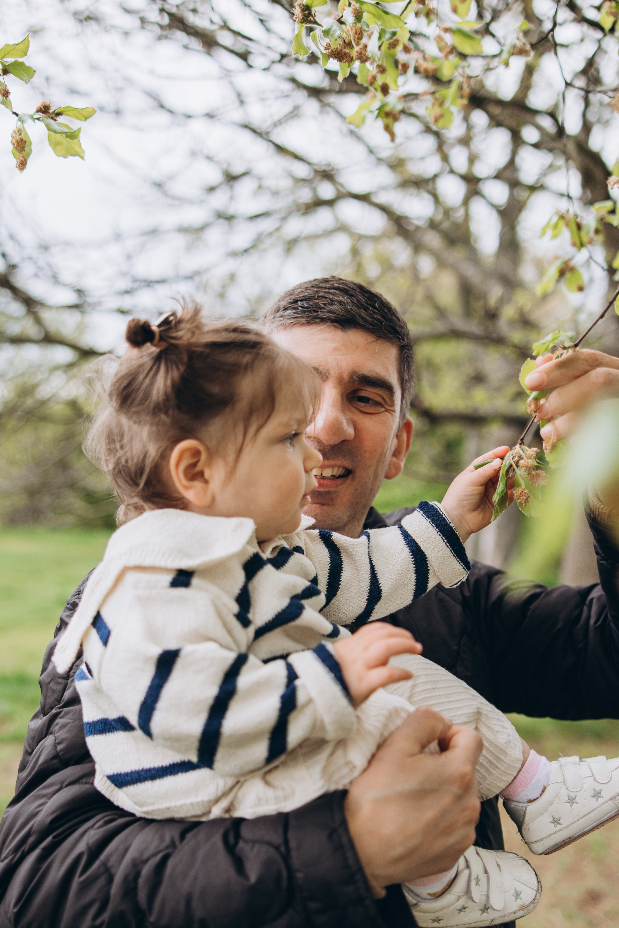 Sofia with parents (Greenwich Park). Anastasia Klink, Photographer in London