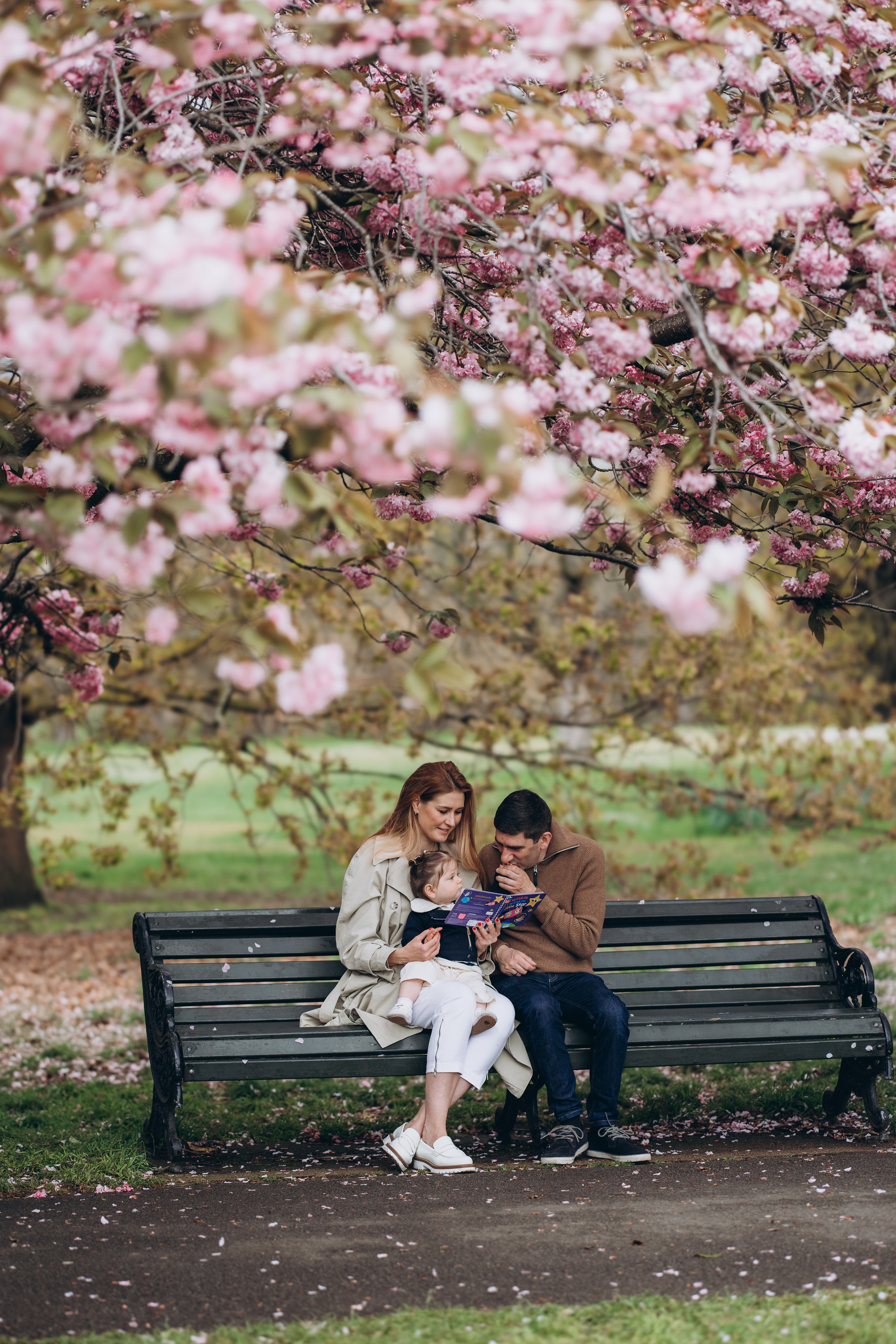 Sofia with parents (Greenwich Park). Anastasia Klink, Photographer in London