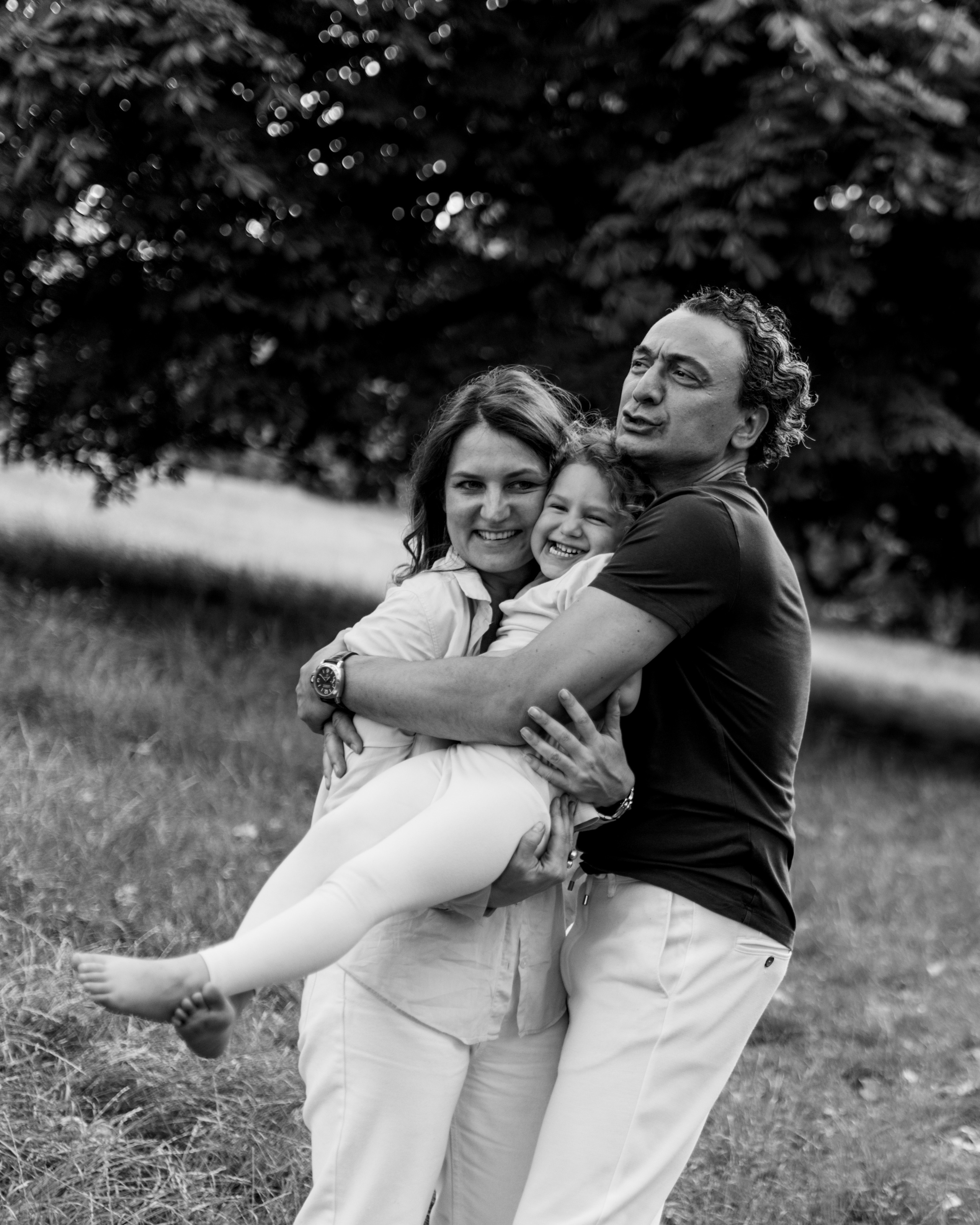 Selin’s Family (Hyde Park). Anastasia Klink, Photographer in London