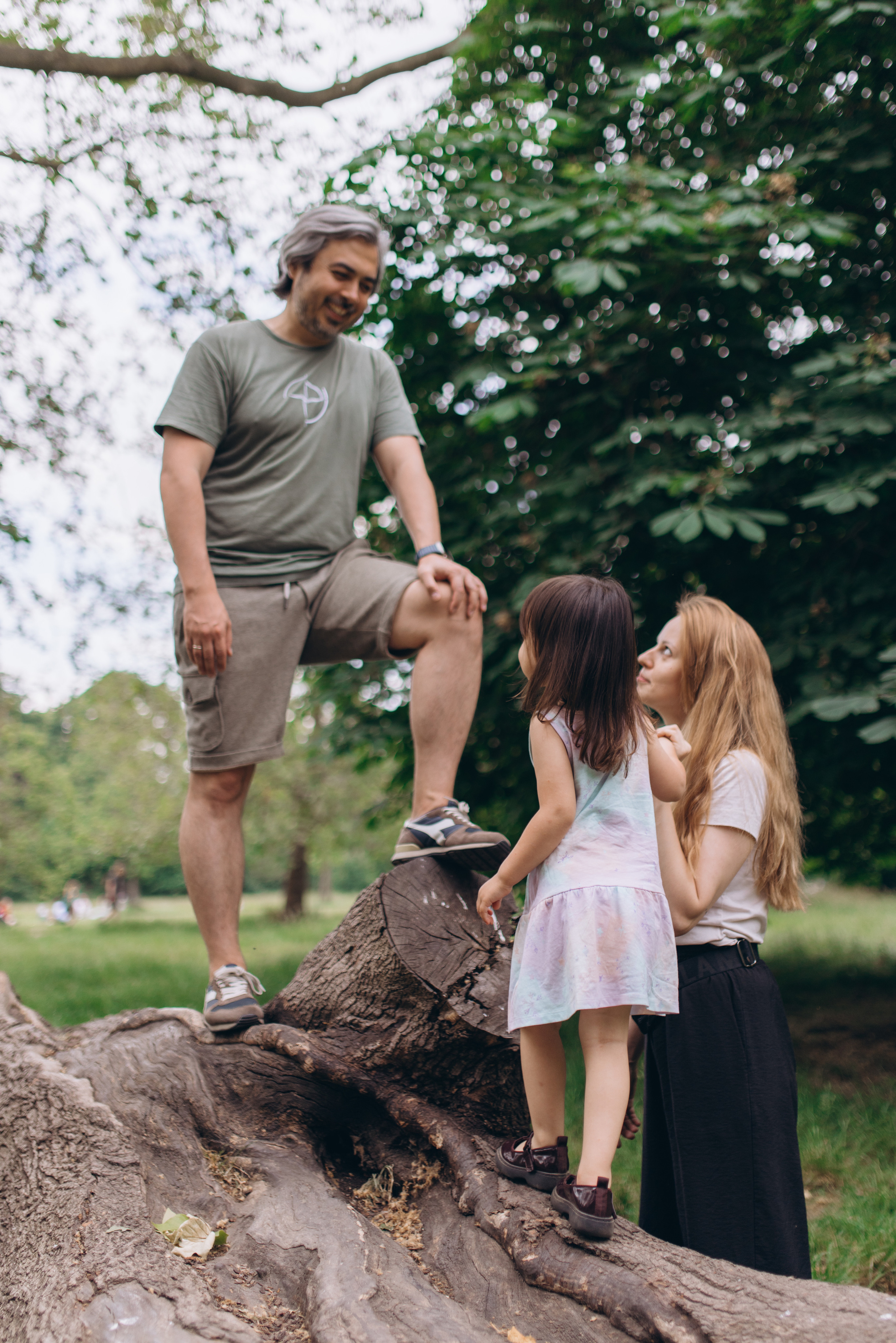 Igor and his family (Hyde Park). Anastasia Klink, Photographer in London