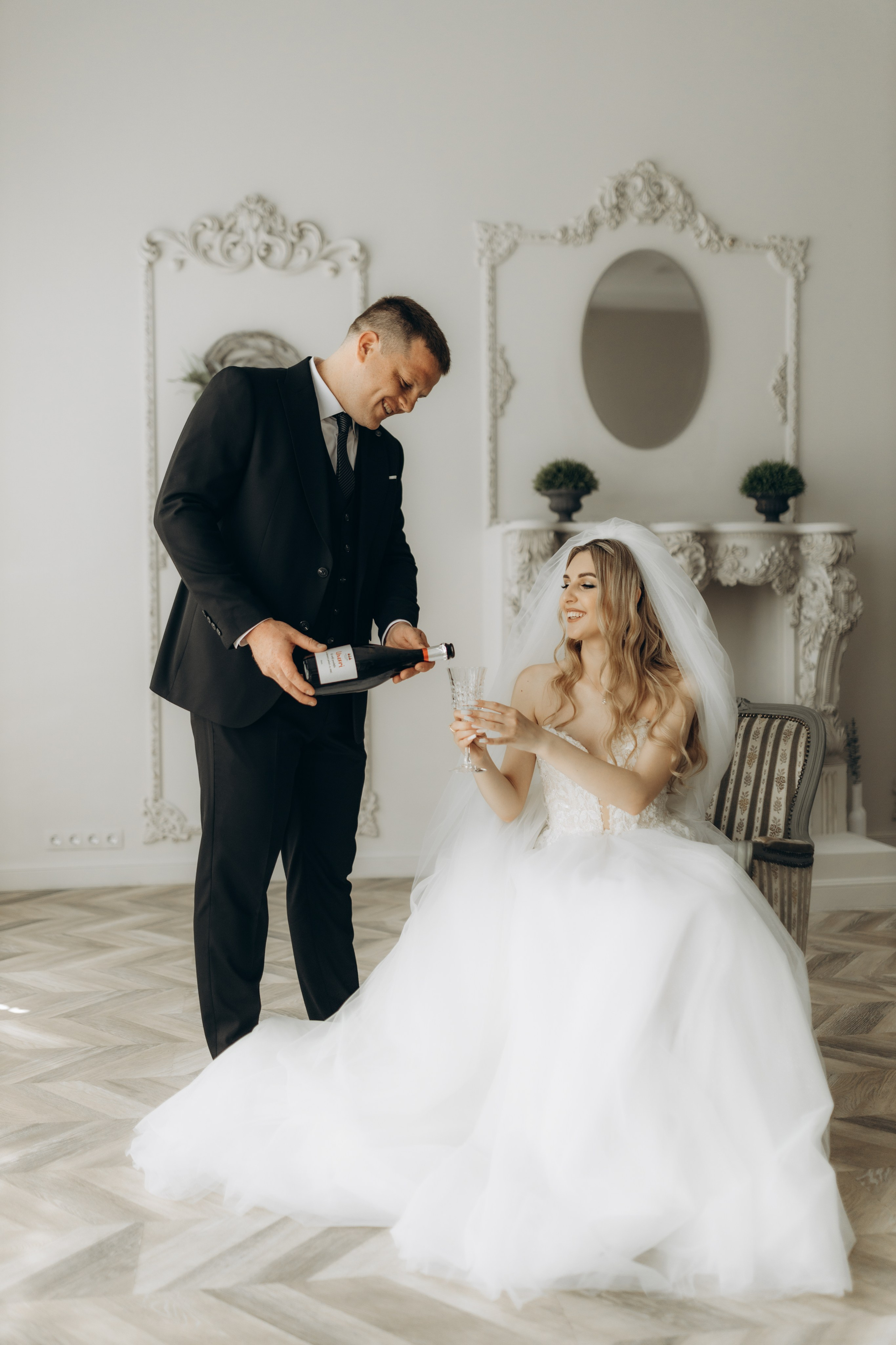 Nikolly & Constantin. Home