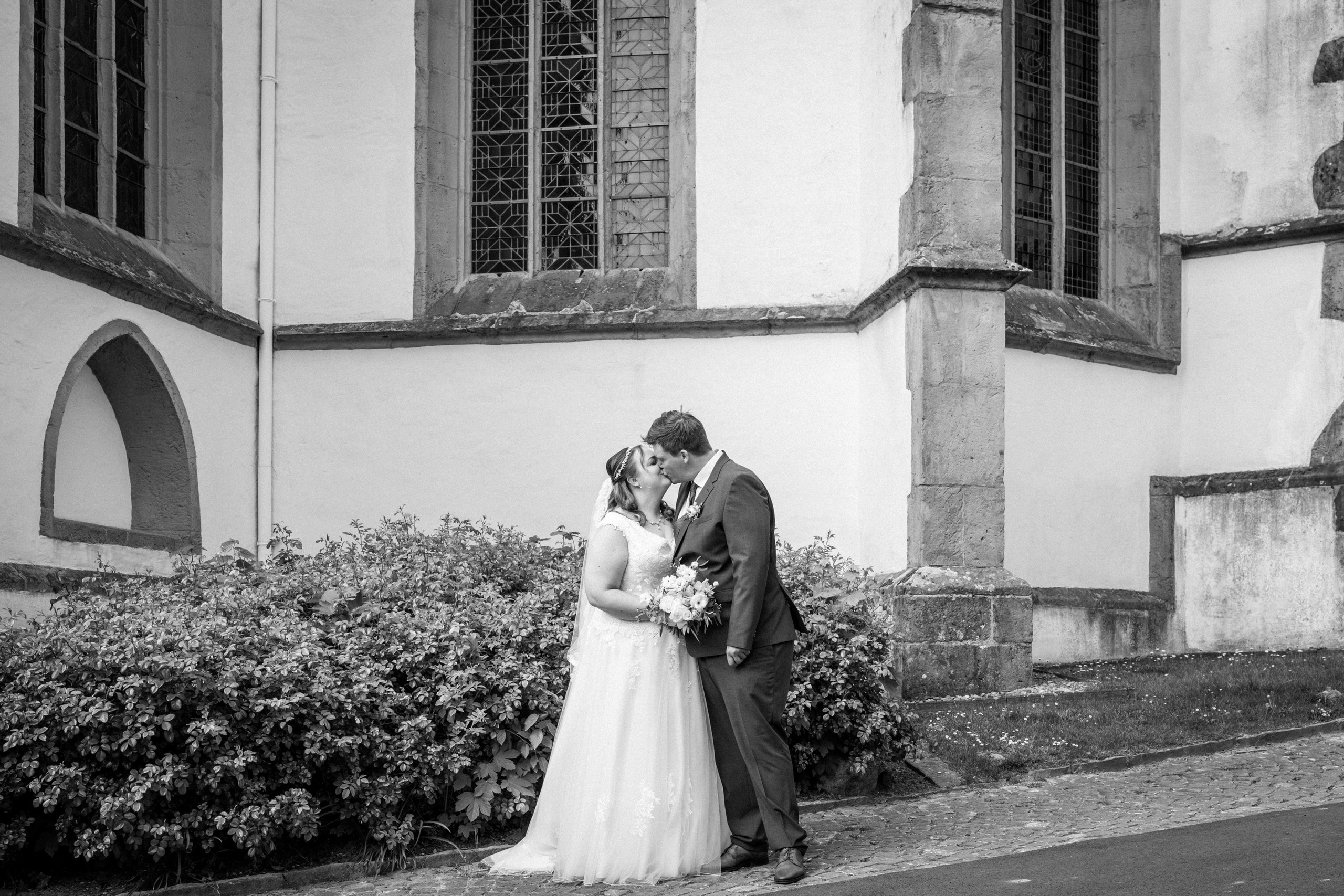 Kirchliche Trauung in Oerlinghausen. Hochzeitfotograf in Bielefeld