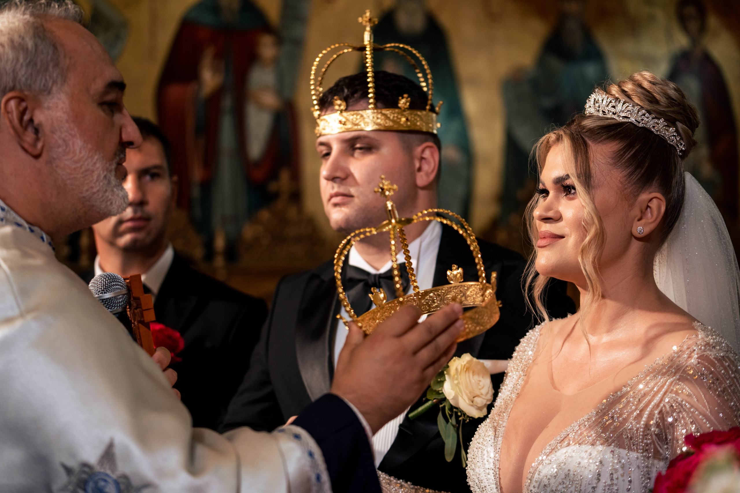 Andreea, Damian si Aris. Acasă